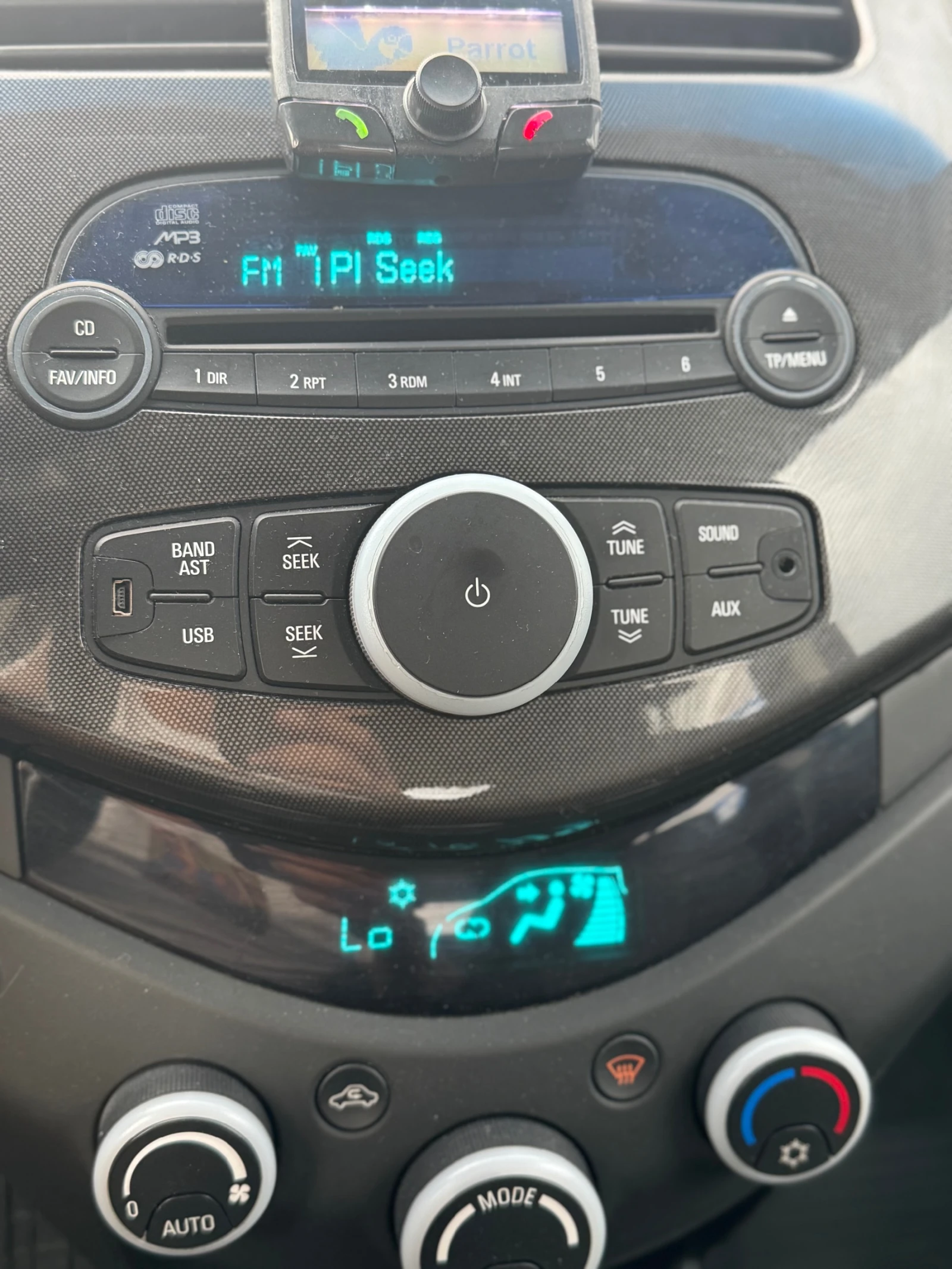 Chevrolet Spark 1.4i 90 к.с - изображение 10