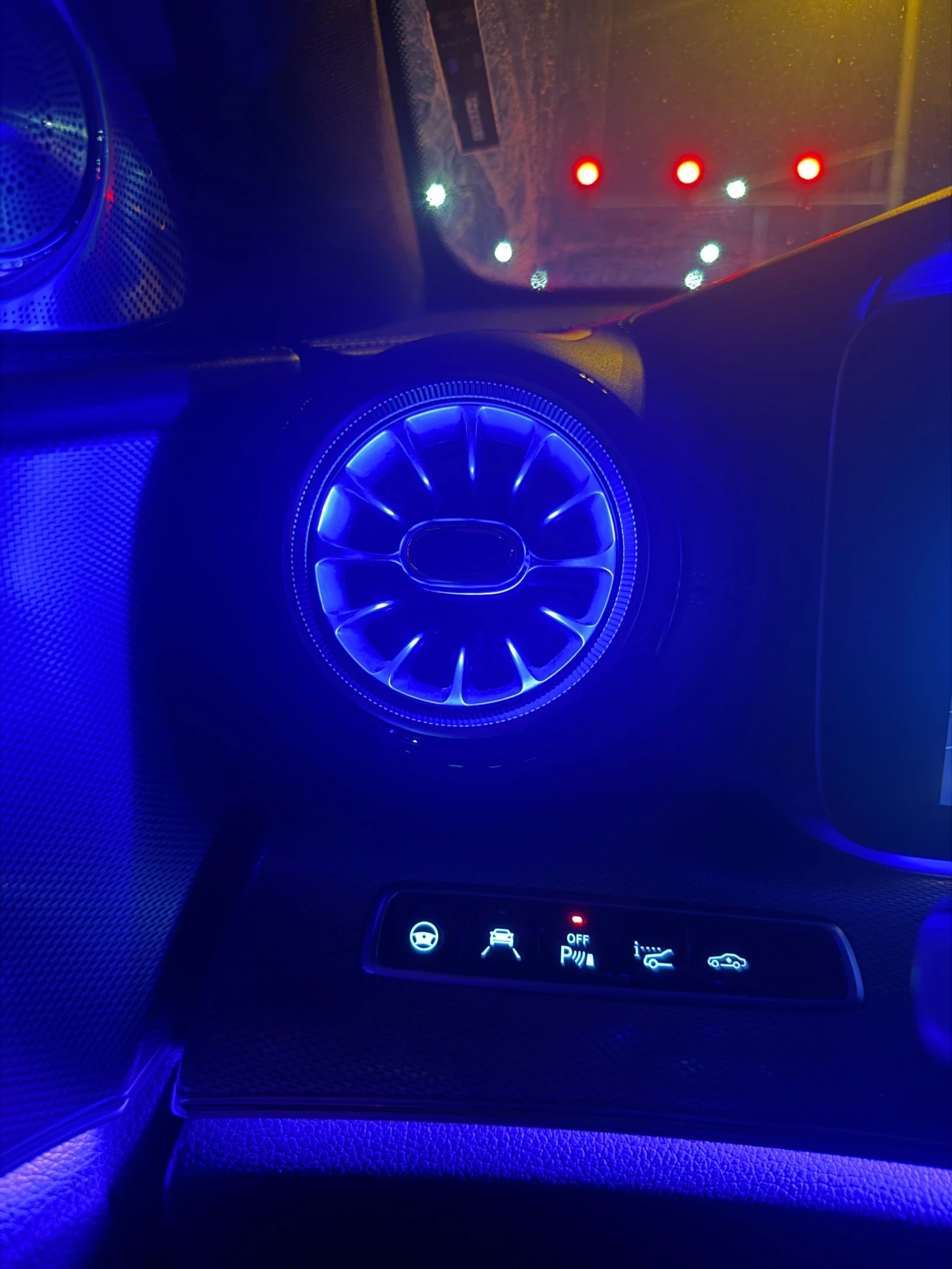 Mercedes-Benz E 63 AMG S - изображение 8