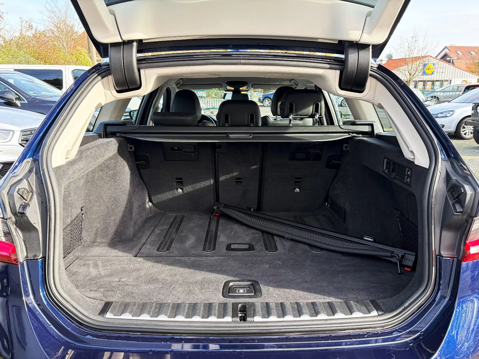 BMW 330 d/TOURING/265HP/LASER/HUD/360/H&K/MEMO/DIGI/590g | Mobile.bg   15