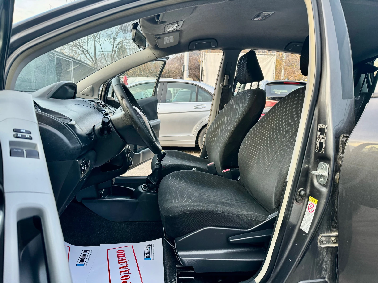 Toyota Yaris 1.3VVTI 100HP GAS 6 SKOROSTI FACELIFT KLIMA 2011G - изображение 9