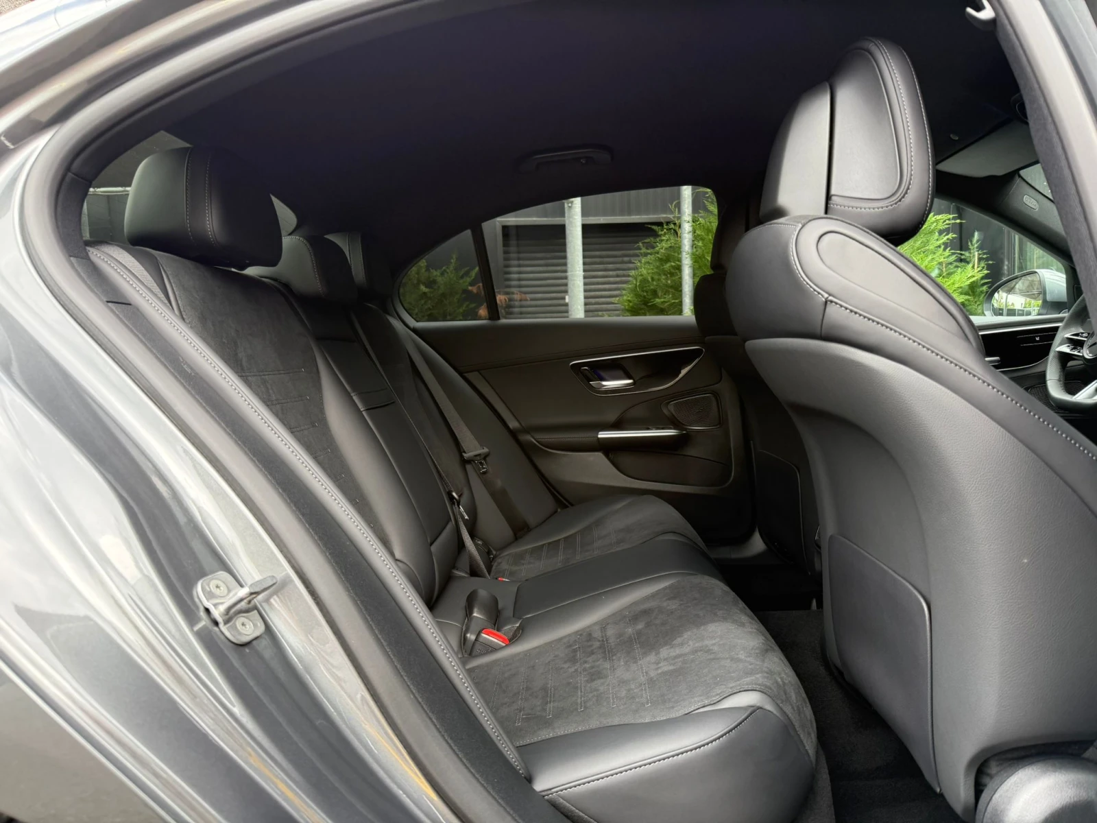 Mercedes-Benz C 220 AMG/4MATIC/BRAND NEW, снимка 13 - Автомобили и джипове - 54282464