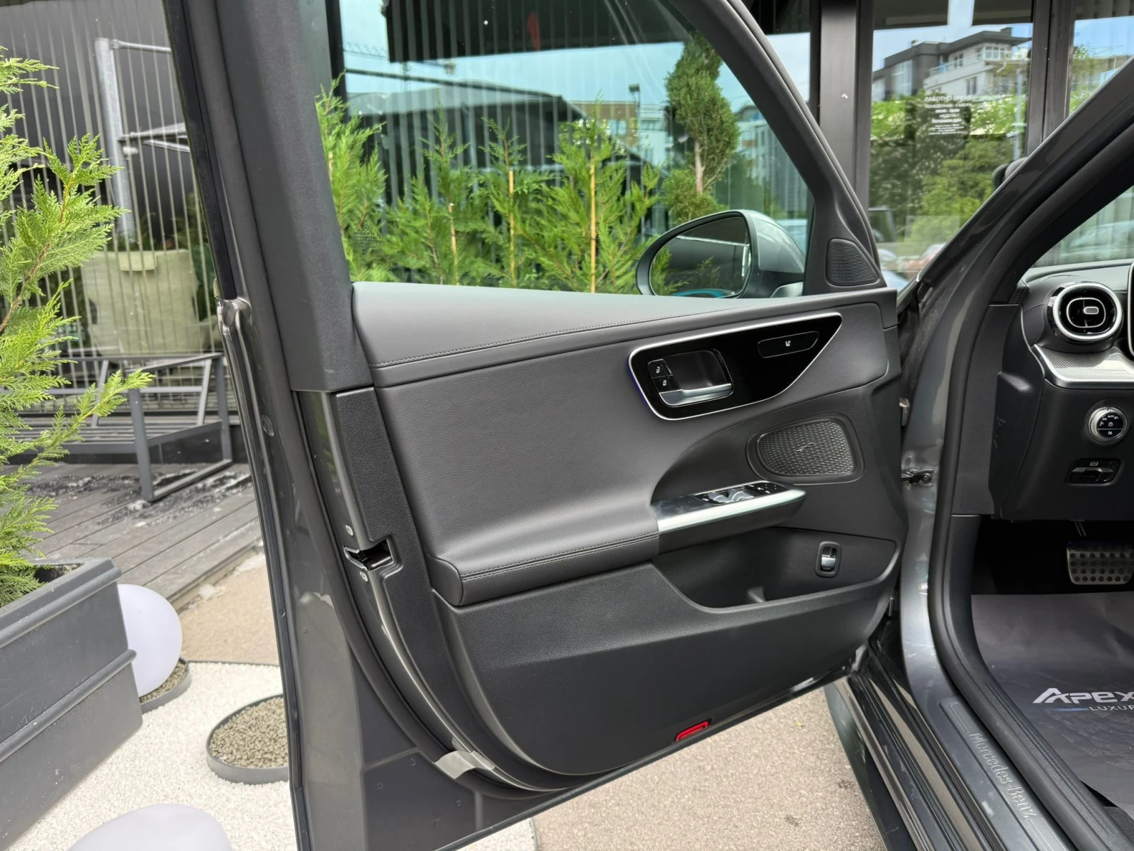 Mercedes-Benz C 220 AMG/4MATIC/BRAND NEW, снимка 10 - Автомобили и джипове - 54282464
