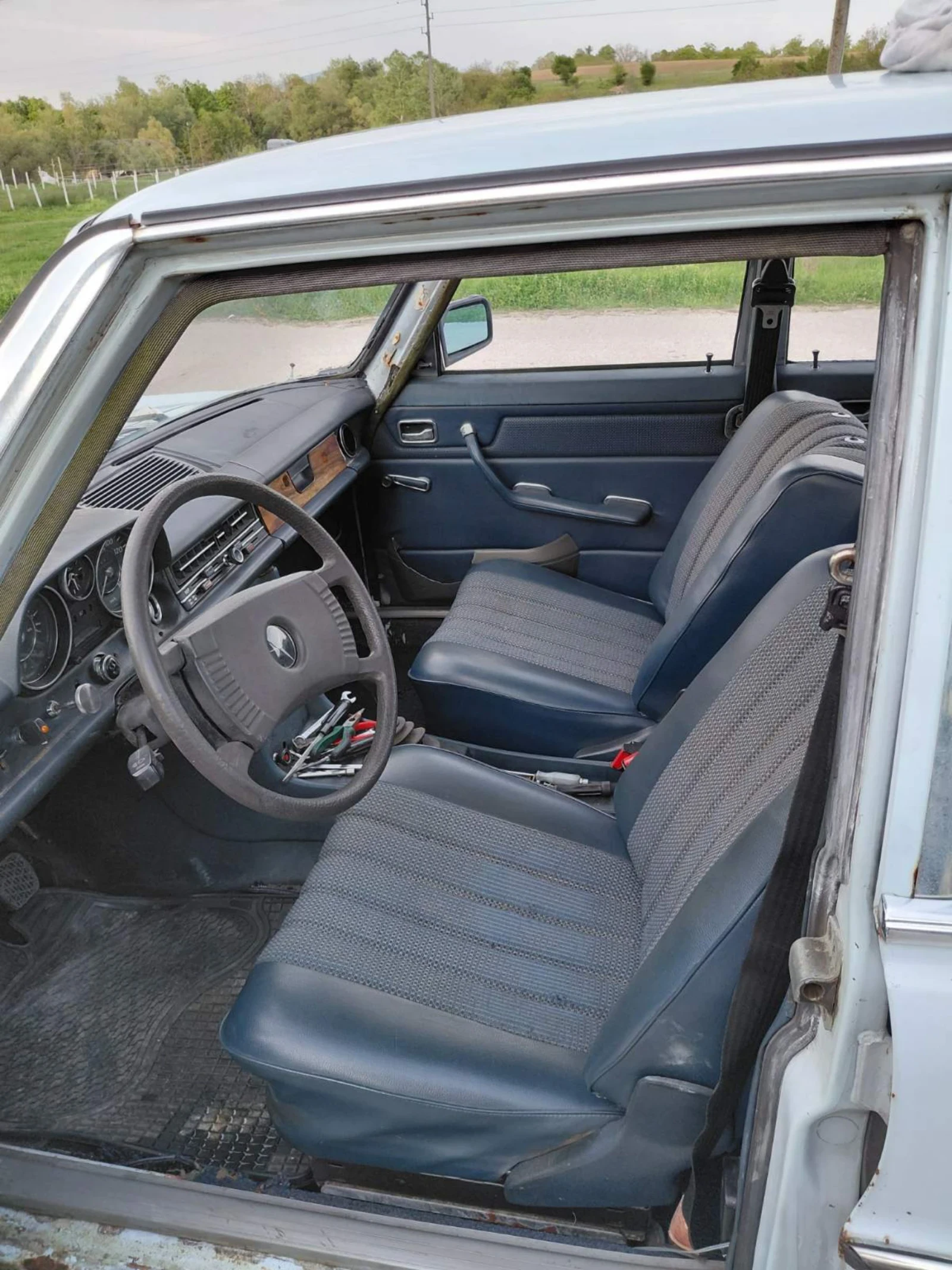 Mercedes-Benz 200 200 D /W 115, снимка 6 - Автомобили и джипове - 54420409