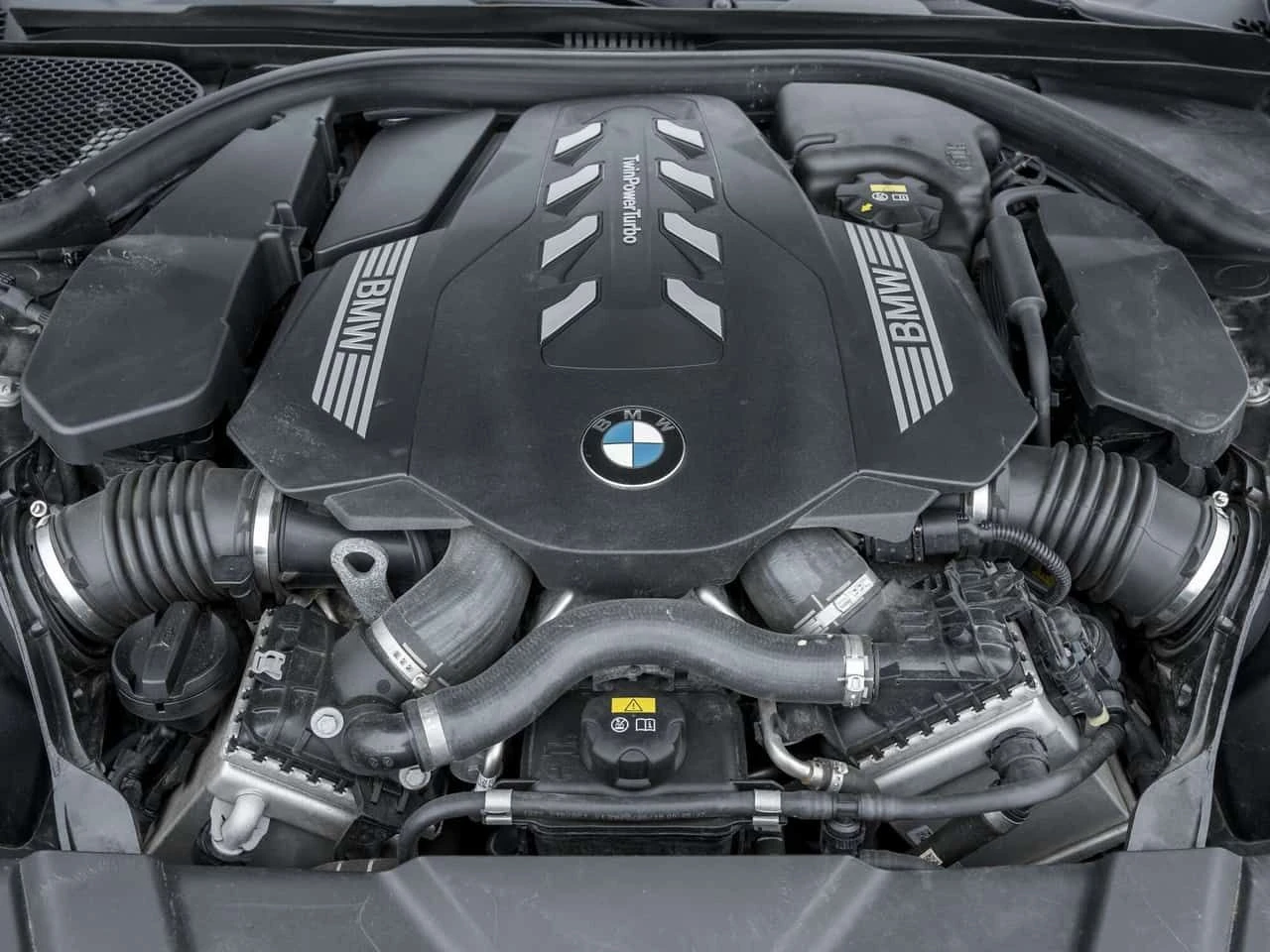 BMW 750 * CARFAX * ���� �� �� | Mobile.bg � ����������� 3