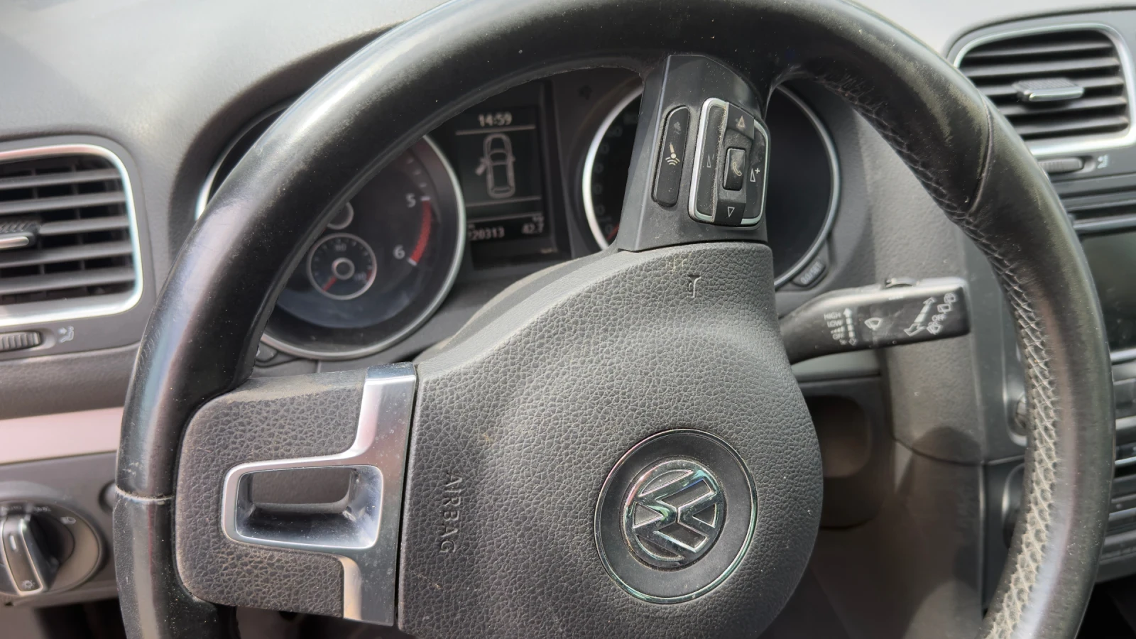 VW Golf 2000 TDI, снимка 16 - Автомобили и джипове - 55336148