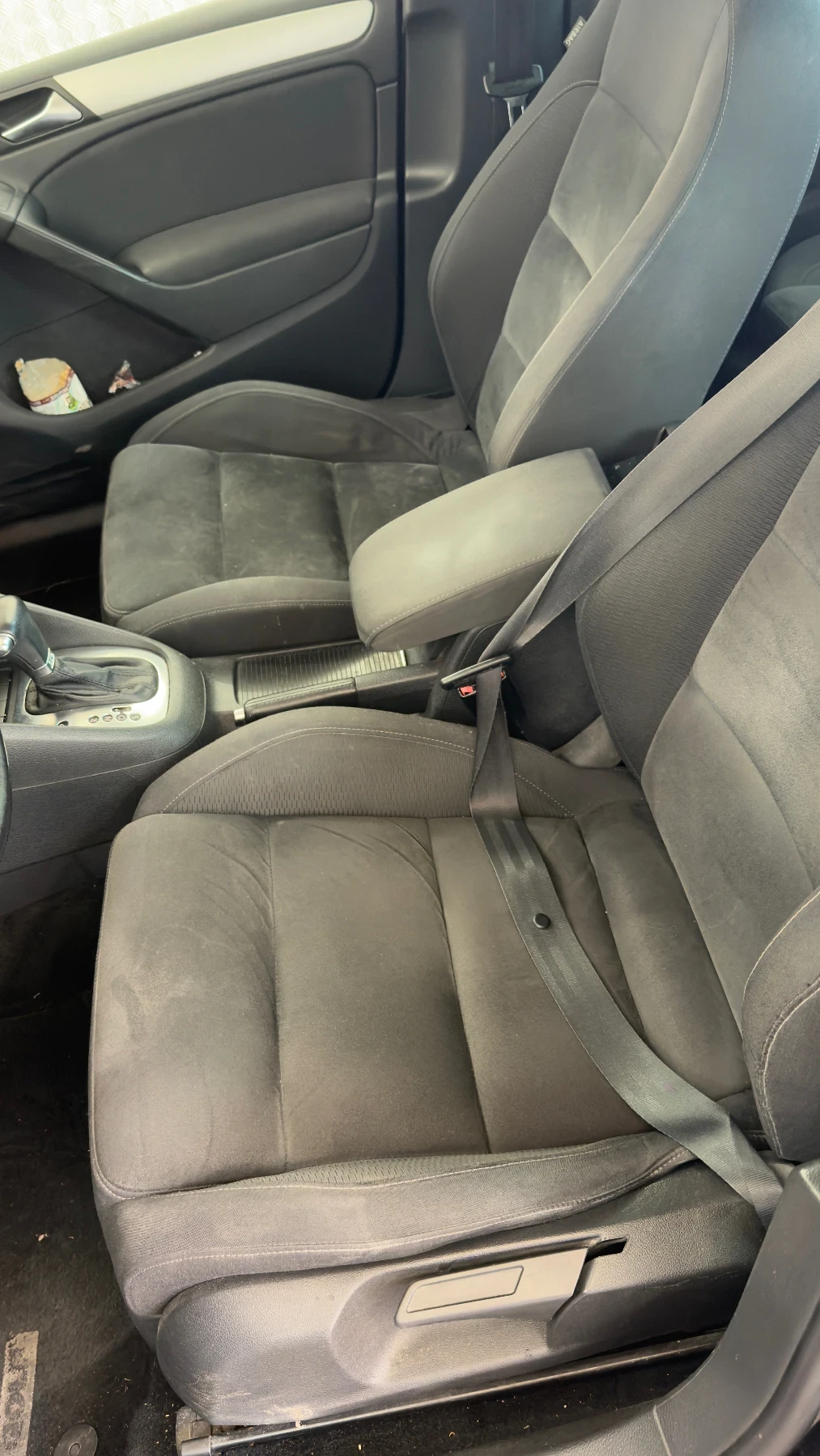 VW Golf 2000 TDI, снимка 11 - Автомобили и джипове - 54987704
