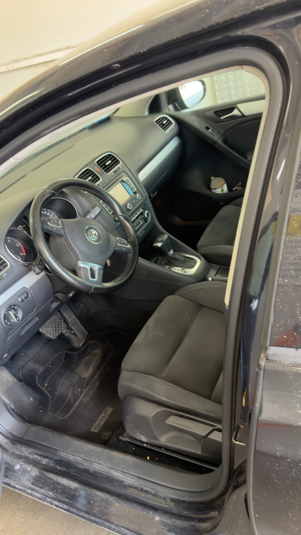VW Golf 2000 TDI, снимка 8 - Автомобили и джипове - 54987704