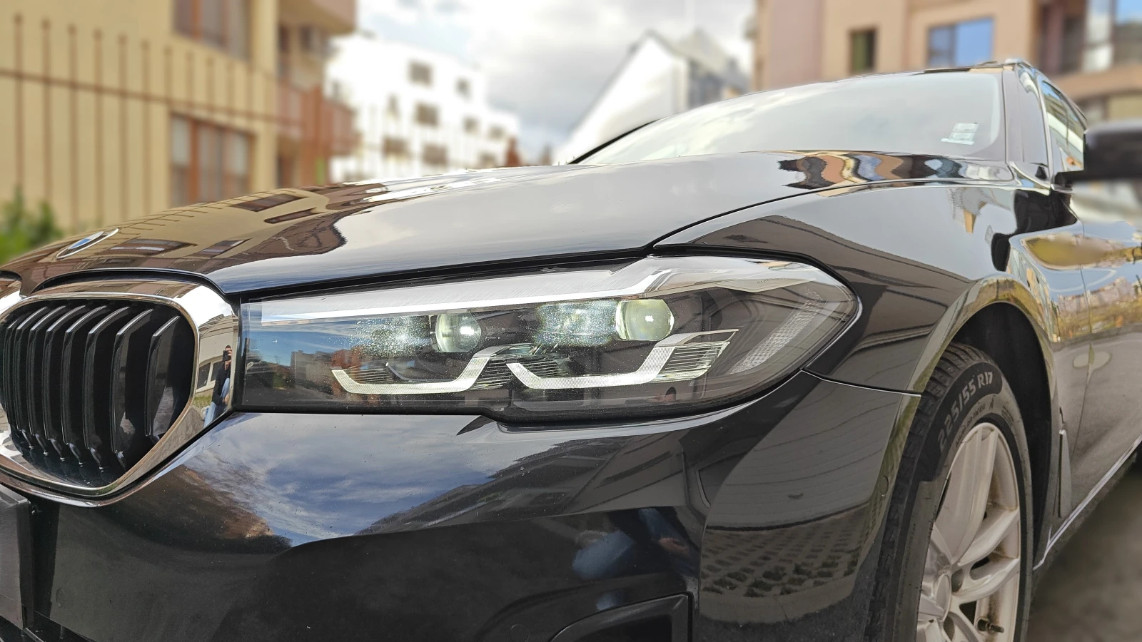 BMW 520 d xDrive Touring, снимка 3 - Автомобили и джипове - 55348050