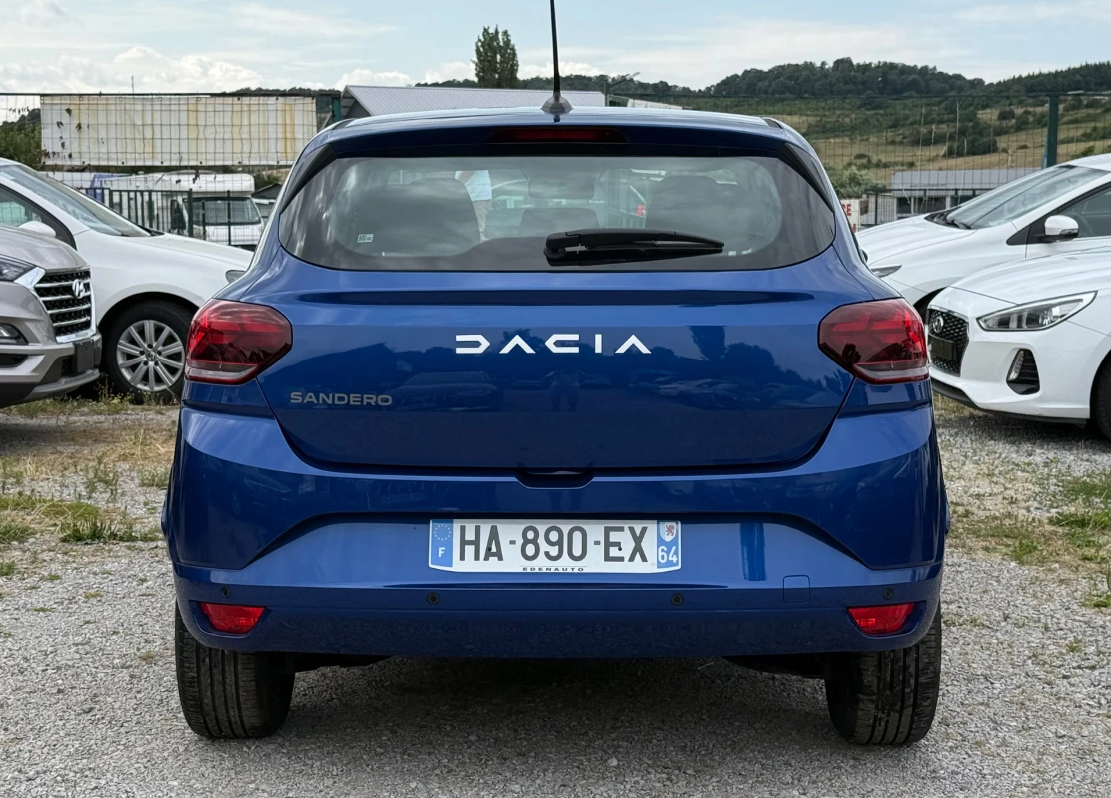 Dacia Sandero 1.0 SCe* 4000km* Navi* CarPlay* LED* 2025g* , снимка 6 - Автомобили и джипове - 55409408