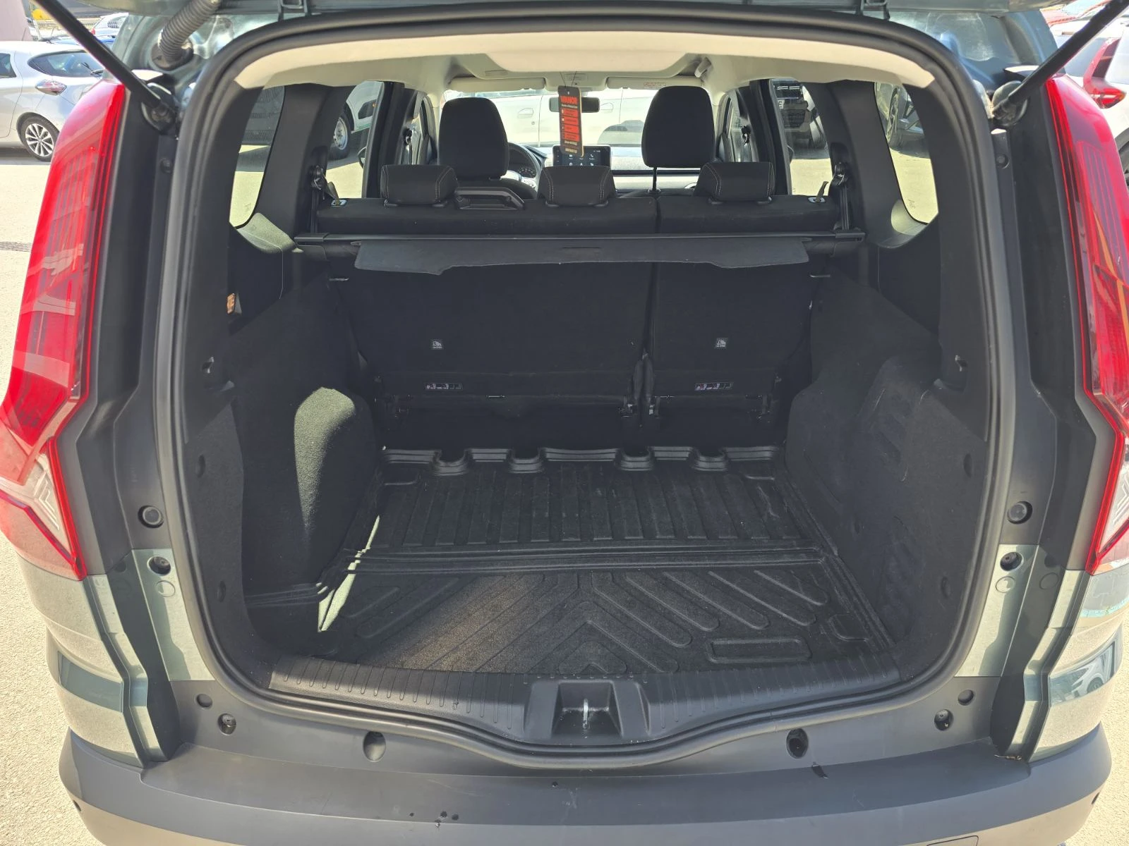 Dacia Jogger 1.0 TCe 90 Stop&Start LPG, снимка 16 - Автомобили и джипове - 55456733