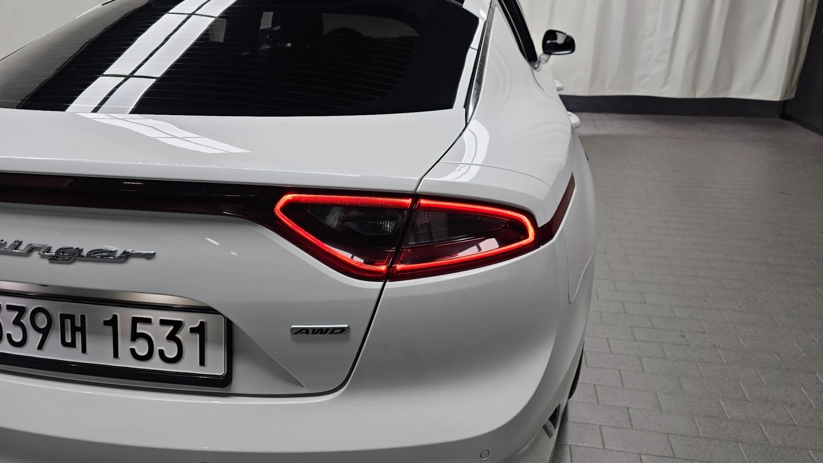 Kia Stinger 2.0 Turbo AWD Platinum (Model 2018), снимка 3 - Автомобили и джипове - 55656157