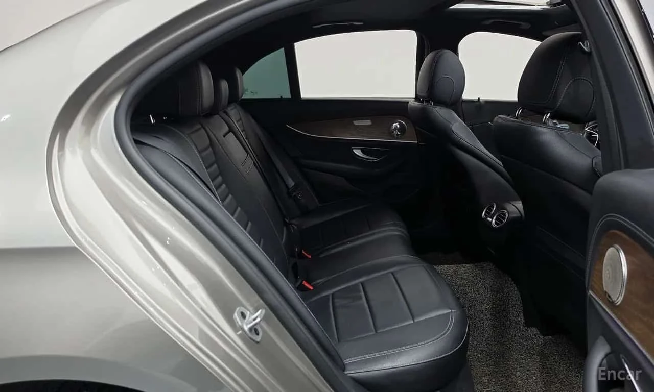 Mercedes-Benz E 250 Exclusive/ДИСТРОНИК/ОБДУХ/ХЕДЪП/ПОДГРЕВ/, снимка 11 - Автомобили и джипове - 56276069