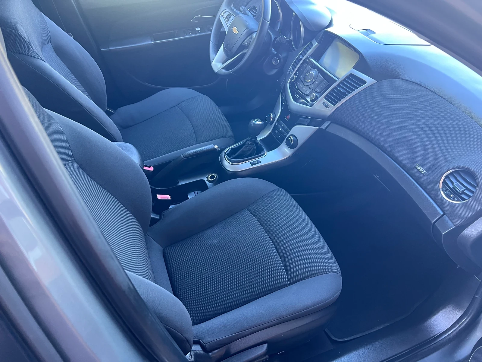 Chevrolet Cruze 2.0d Hatchback, снимка 11 - Автомобили и джипове - 56326881