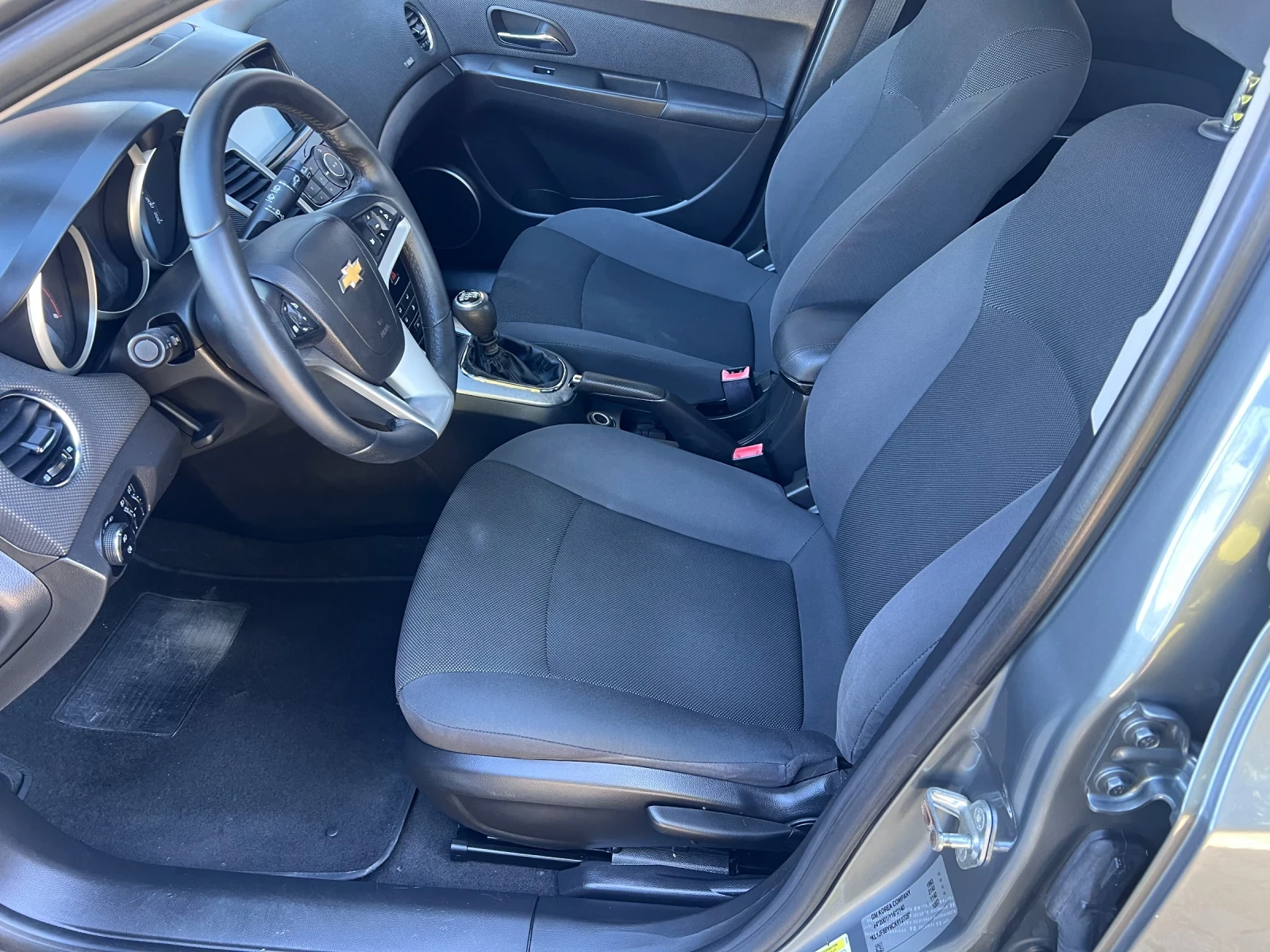 Chevrolet Cruze 2.0d Hatchback, снимка 7 - Автомобили и джипове - 56326881