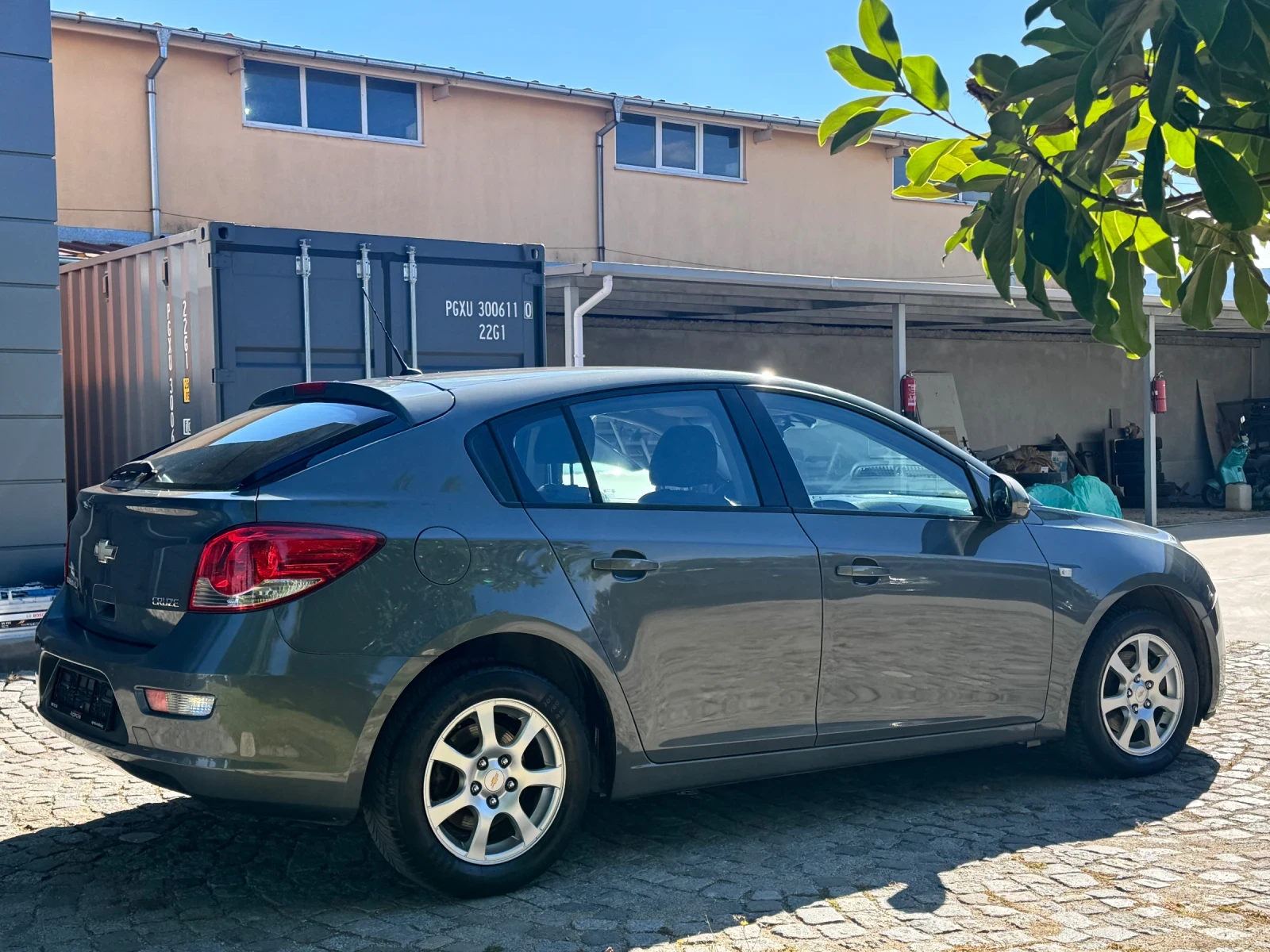 Chevrolet Cruze 2.0d Hatchback, снимка 6 - Автомобили и джипове - 56326881