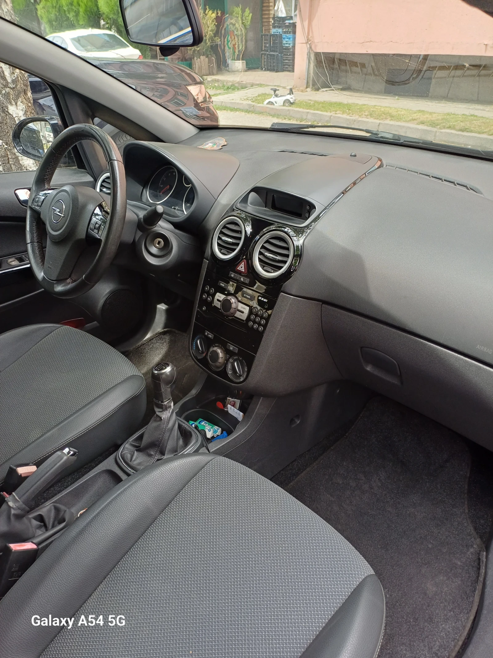Opel Corsa, снимка 10 - Автомобили и джипове - 56365123