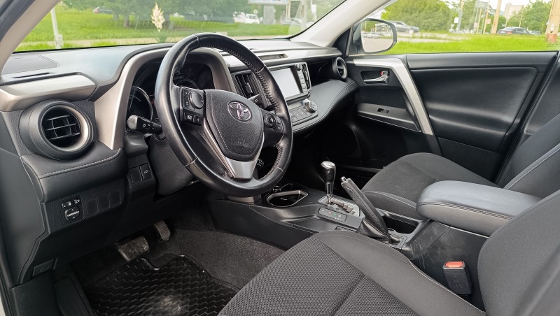 Toyota Rav4 2.5h, снимка 9 - Автомобили и джипове - 46112539