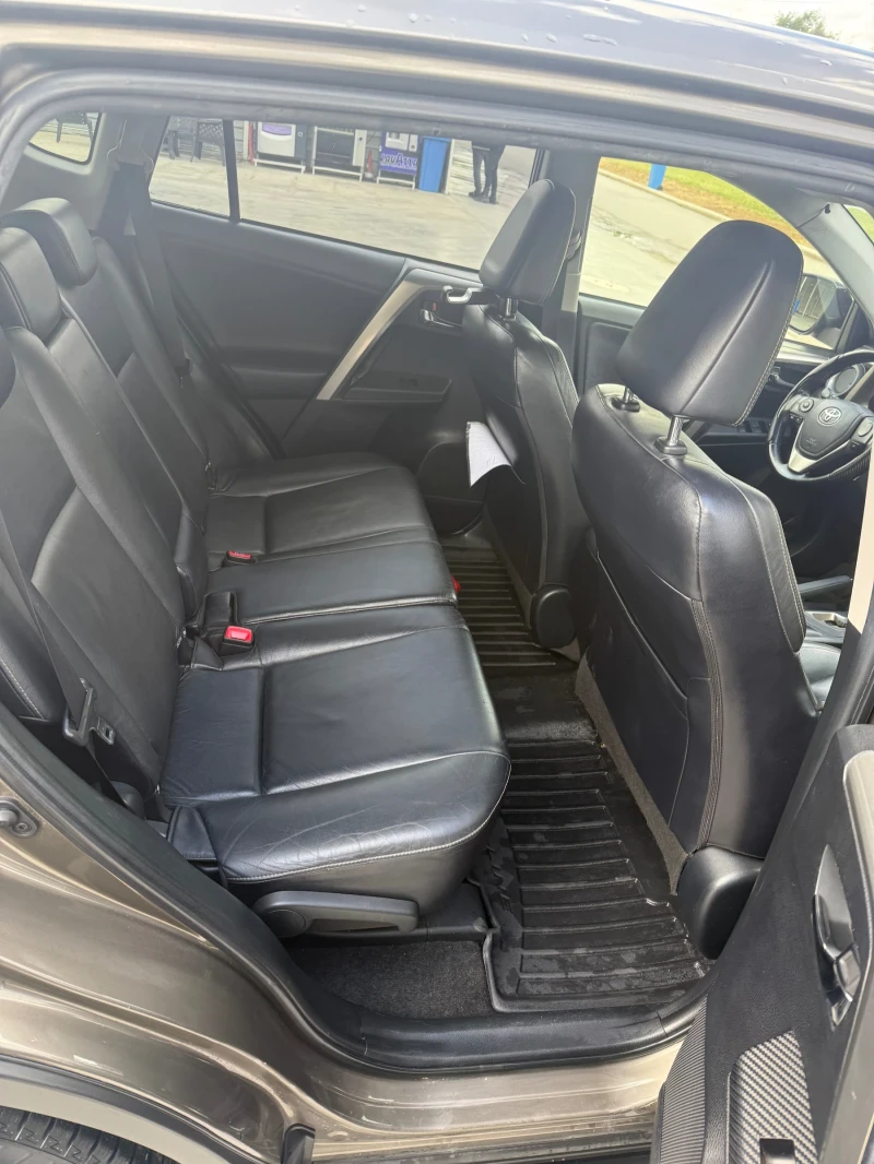 Toyota Rav4, снимка 13 - Автомобили и джипове - 51491327