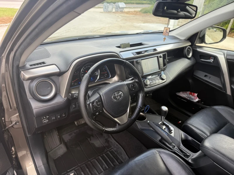 Toyota Rav4, снимка 9 - Автомобили и джипове - 51491327