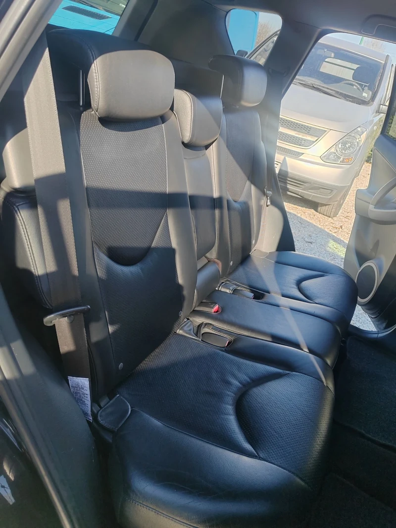 Toyota Rav4 2.2, 177к.с., снимка 8 - Автомобили и джипове - 53192142