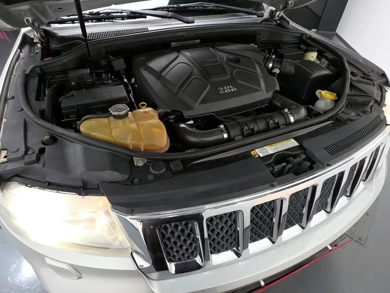 Jeep Cherokee 3.0 Diesel Overland Wk2, снимка 12 - Автомобили и джипове - 53943690