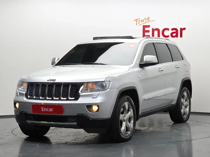Jeep Cherokee 3.0 Diesel Overland Wk2, снимка 2 - Автомобили и джипове - 53943690