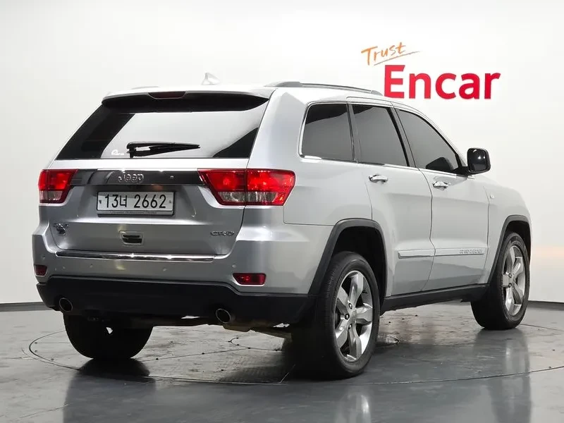 Jeep Cherokee 3.0 Diesel Overland Wk2, снимка 4 - Автомобили и джипове - 53943690