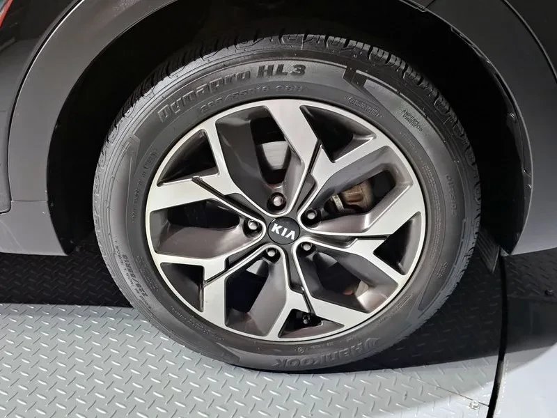 Kia Sportage Diesel 1.6 2Wd Prestige, снимка 5 - Автомобили и джипове - 56287416