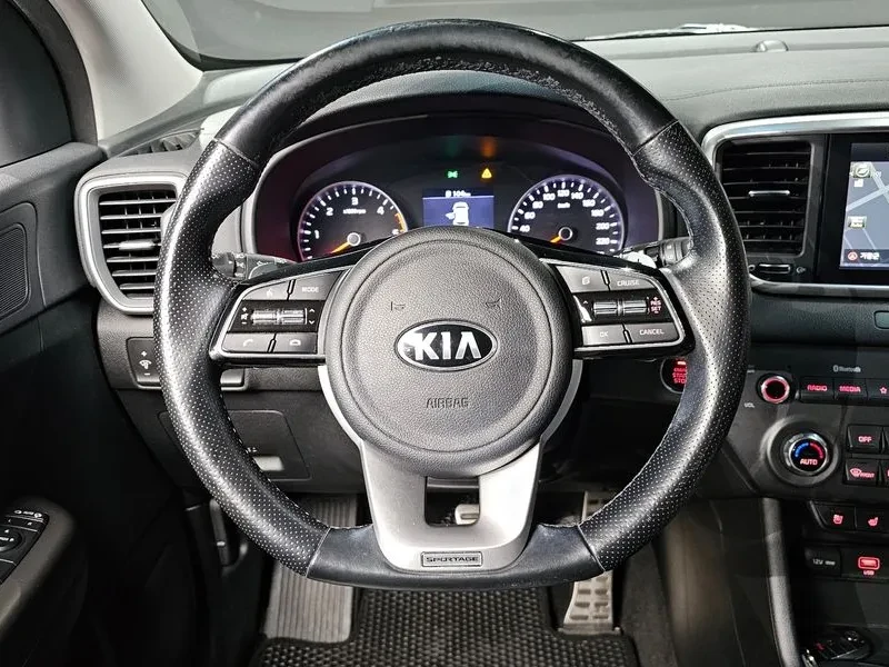 Kia Sportage Diesel 1.6 2Wd Prestige, снимка 13 - Автомобили и джипове - 56287416