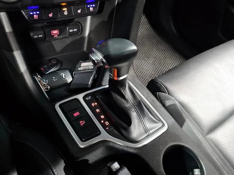 Kia Sportage Diesel 1.6 2Wd Prestige, снимка 9 - Автомобили и джипове - 56287416