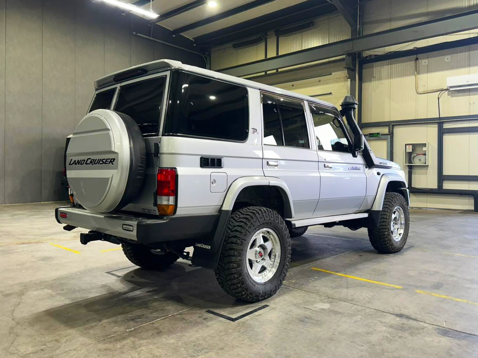 Toyota Land cruiser GRJ76 4.0 V6 - изображение 8