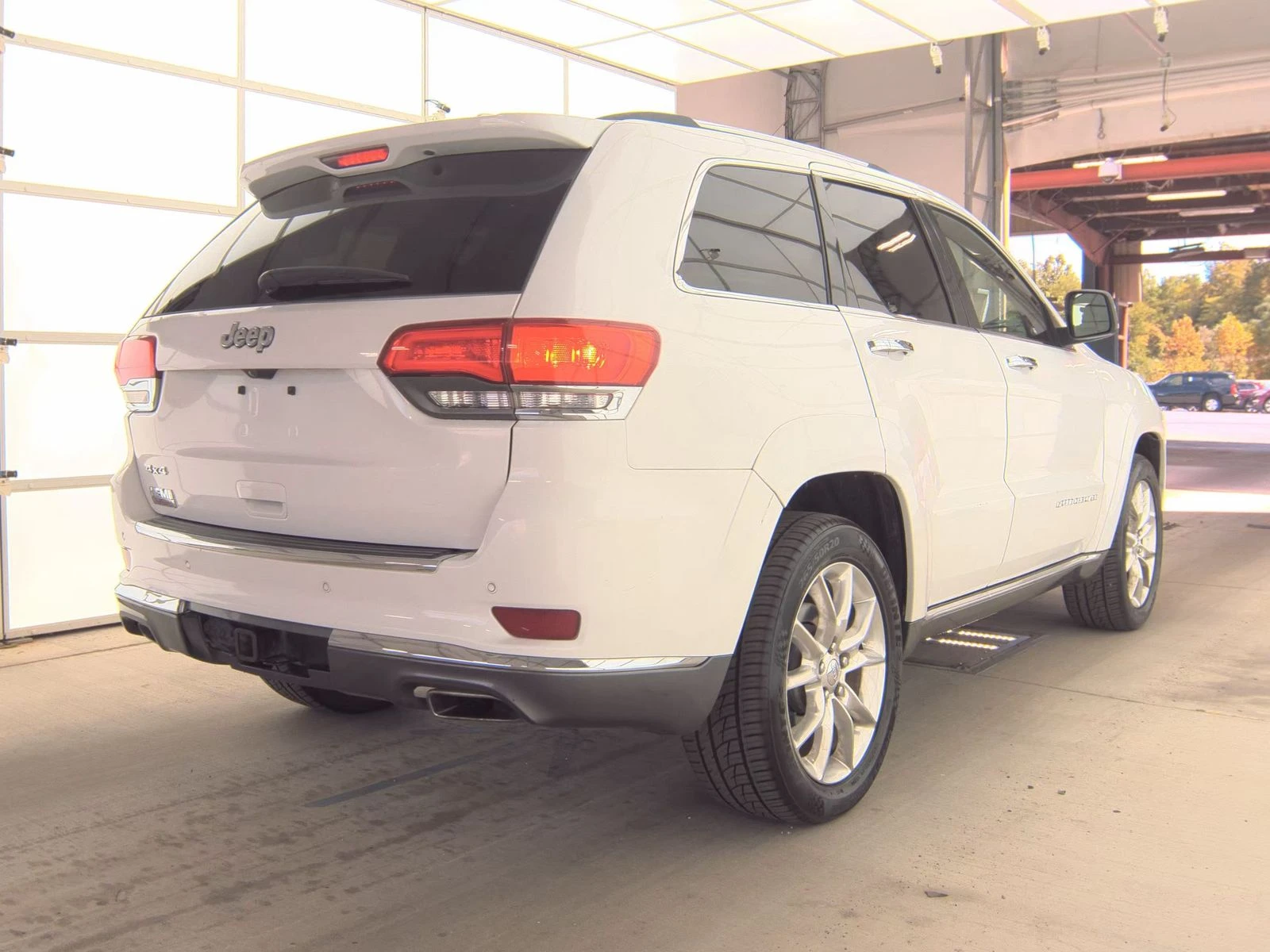 Jeep Grand cherokee Summit 5.7 HEMI* Обдух* 8ZF* Въздух* Дистроник*  - изображение 4
