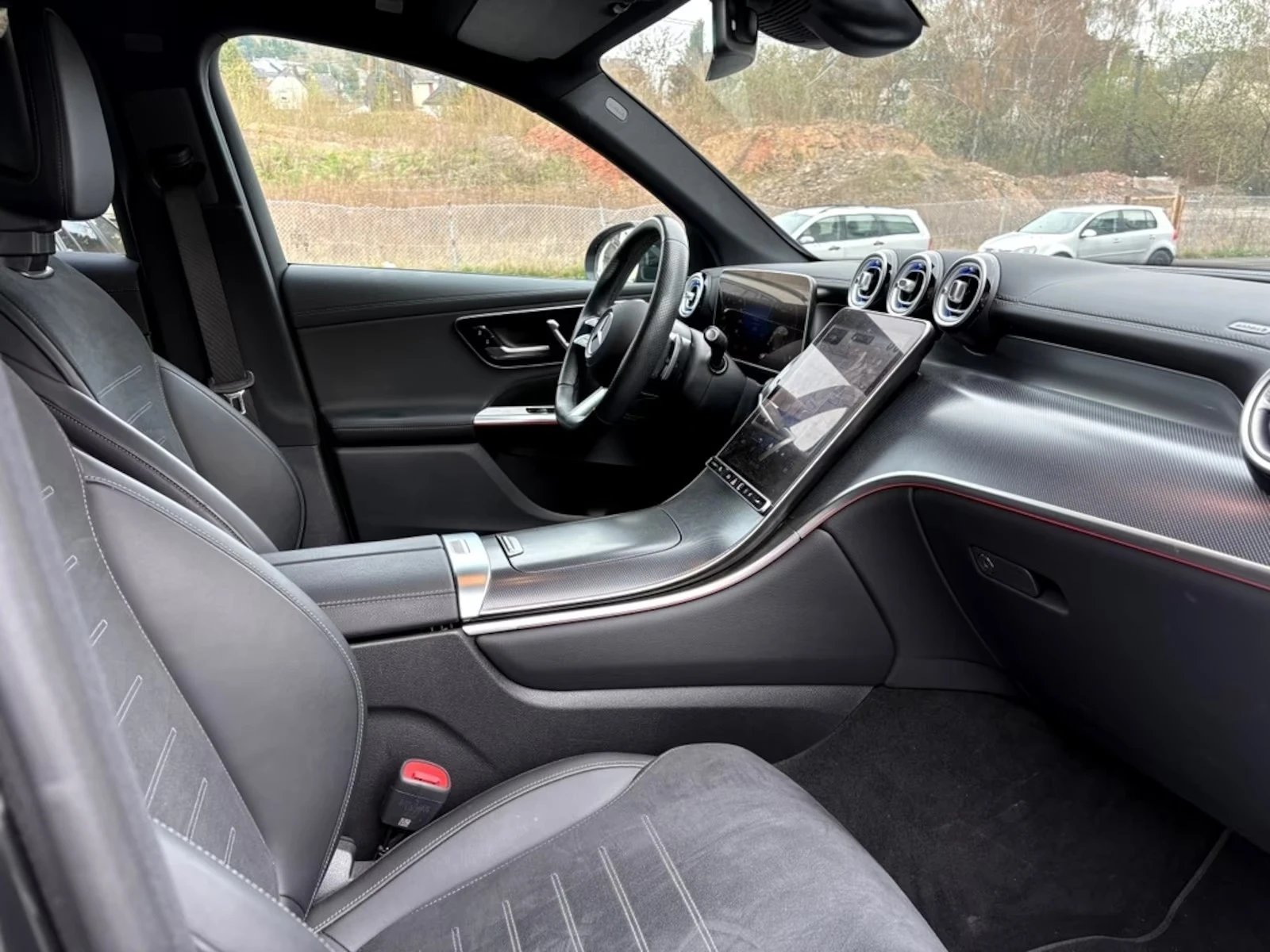 Mercedes-Benz GLC 220 d/AMG/4-MATIC/LED PERFORMANCE/DISTRONIC/MEMORY/, снимка 9 - Автомобили и джипове - 54137460