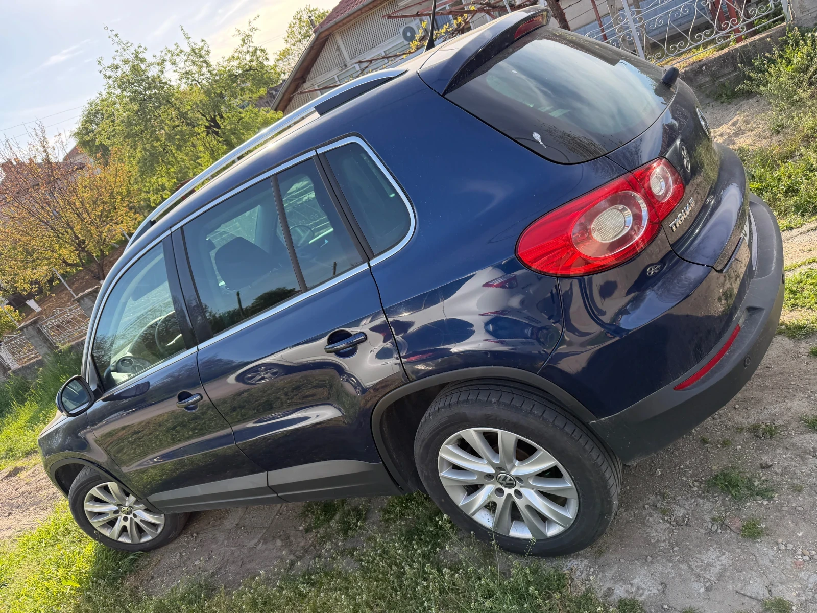 VW Tiguan, снимка 3 - Автомобили и джипове - 54567745