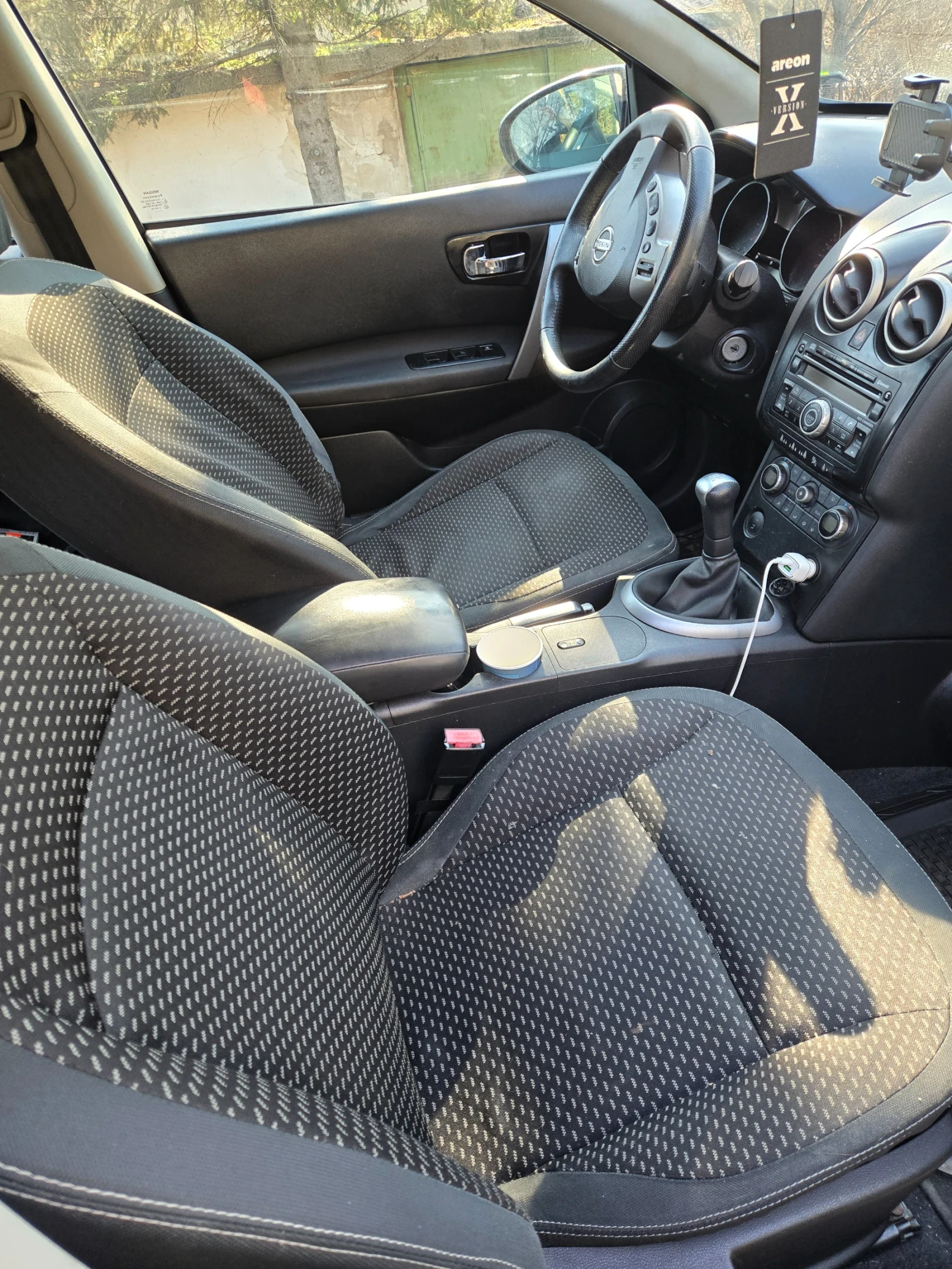 Nissan Qashqai Газ бензин, снимка 5 - Автомобили и джипове - 55015429