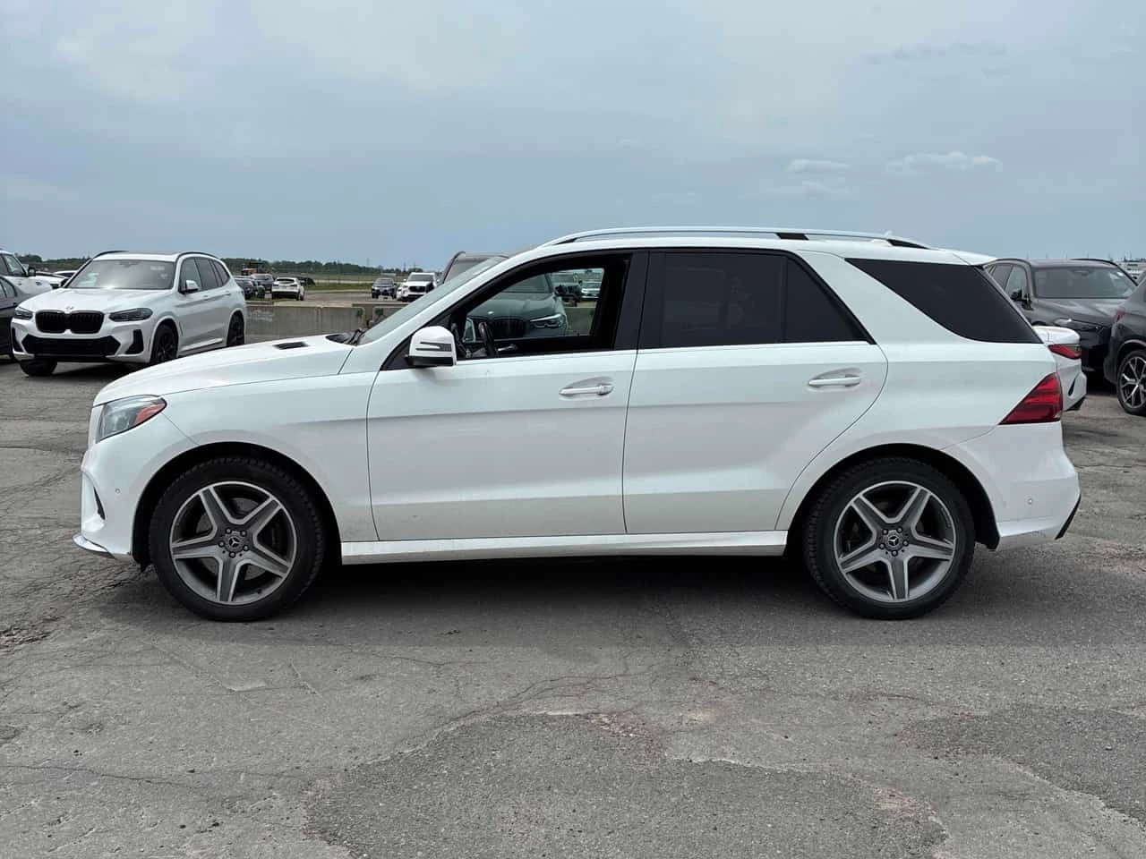 Mercedes-Benz GLE 400 369CAM| ПАМЕТ| ДИСТРОНИК| ПАНОРАМА| , снимка 2 - Автомобили и джипове - 55047161