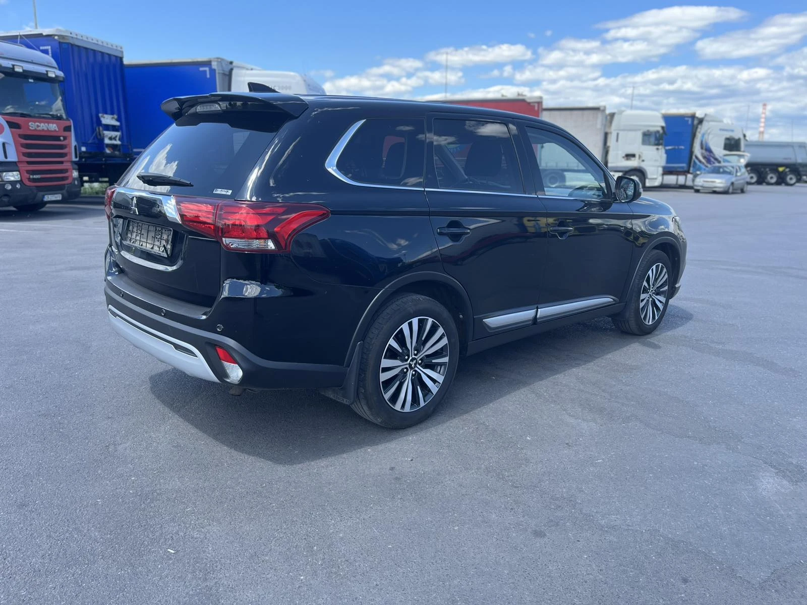 Mitsubishi Outlander MK 3 facelift 2.0 150 к.с. 4x4 Сервизна история, снимка 3 - Автомобили и джипове - 55241638