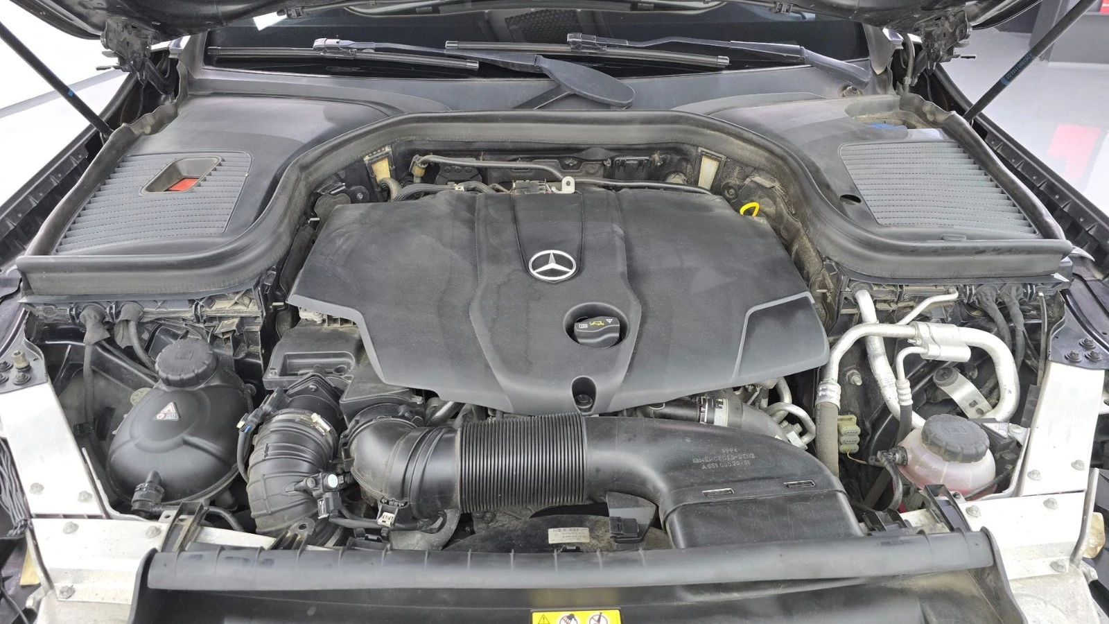 Mercedes-Benz GLC 220 COUPE* 4MATIC* КОЖА* ПОДГРЕВ* ПАНО* 360* , снимка 5 - Автомобили и джипове - 55485033