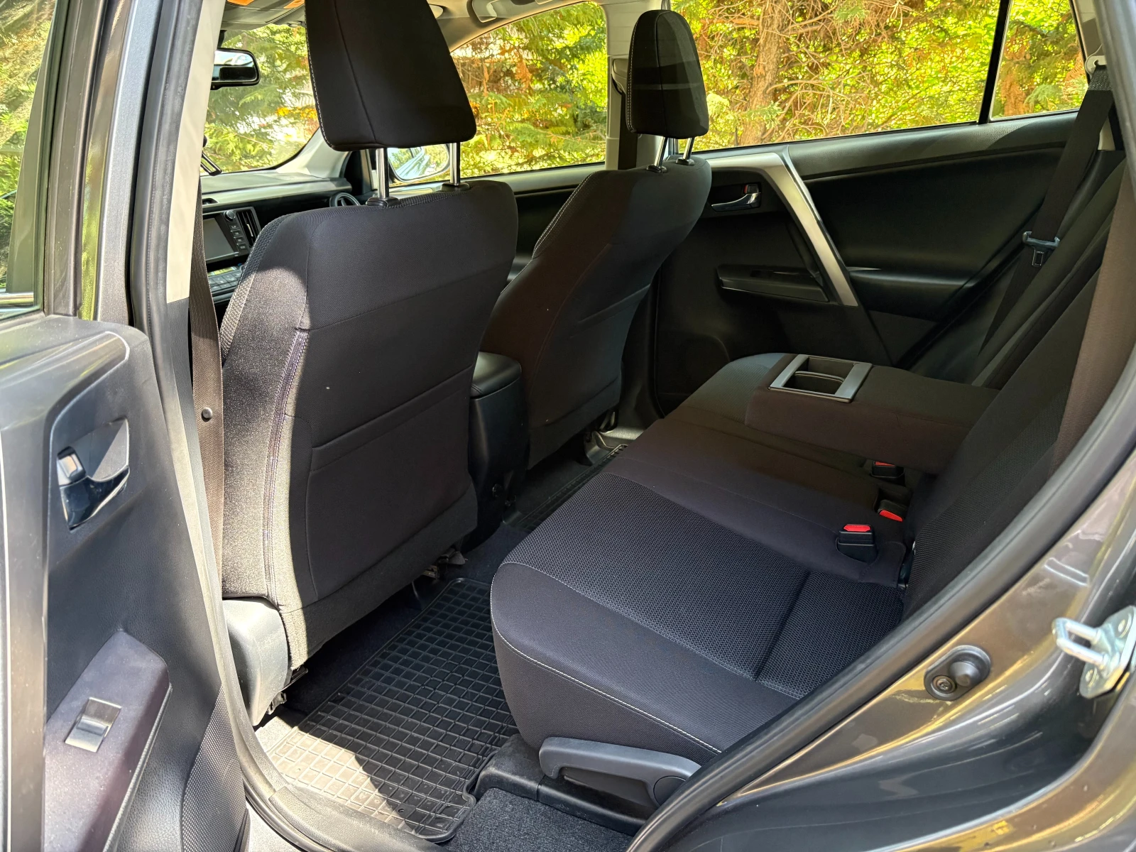 Toyota Rav4, снимка 15 - Автомобили и джипове - 55691670