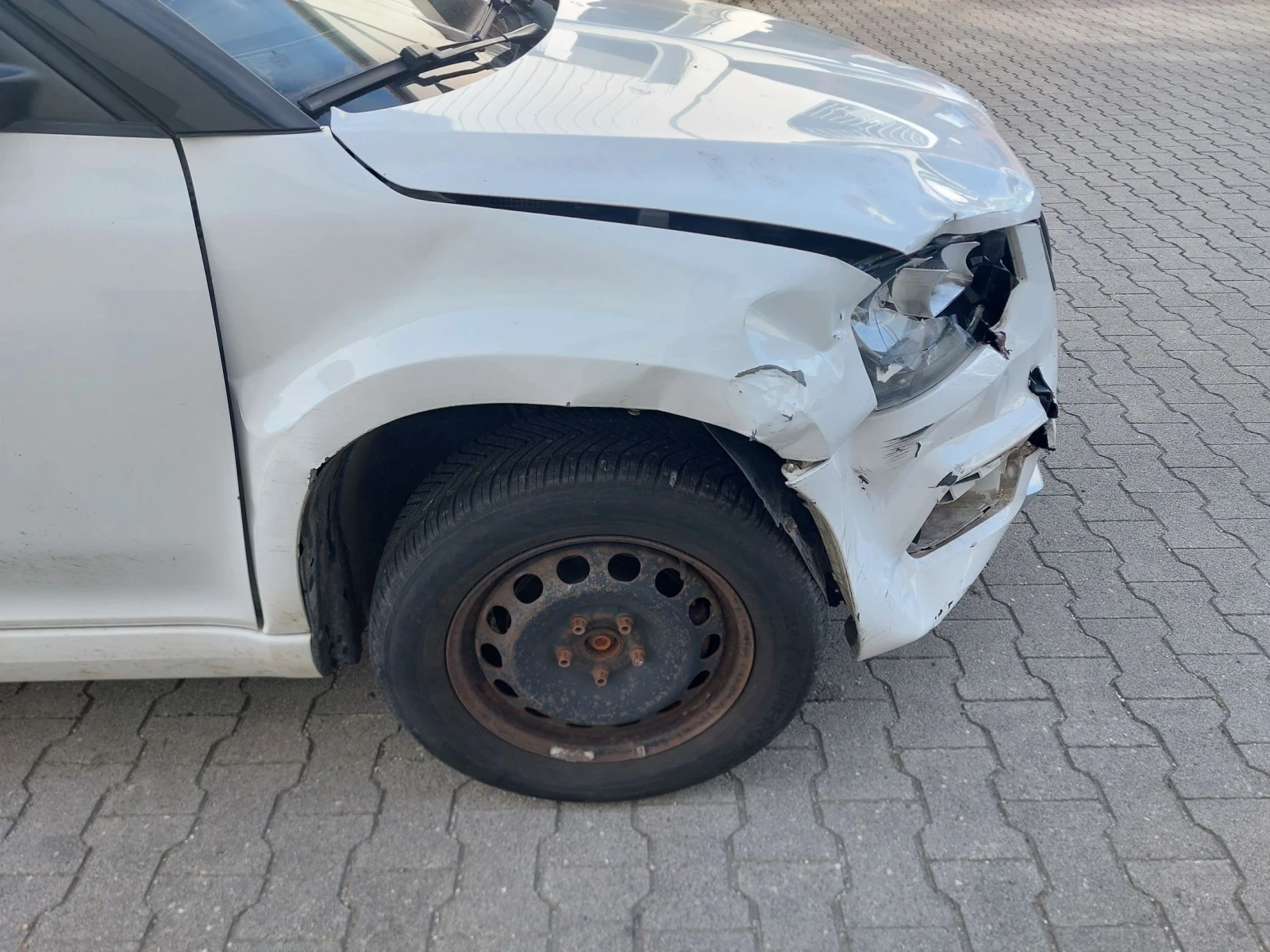 Skoda Yeti 2.0TDI 4X4, снимка 4 - Автомобили и джипове - 55902686
