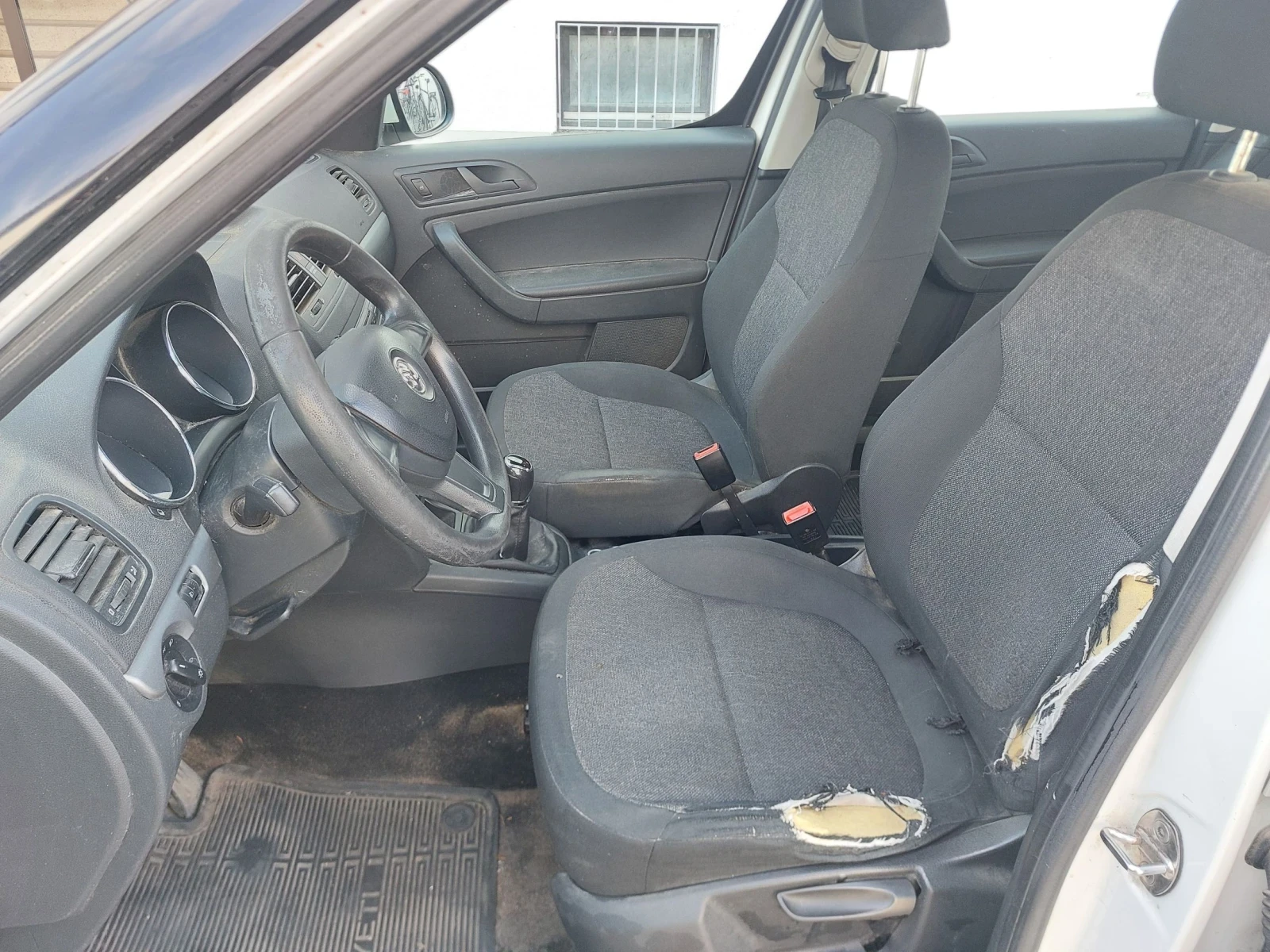 Skoda Yeti 2.0TDI 4X4, снимка 11 - Автомобили и джипове - 55902686