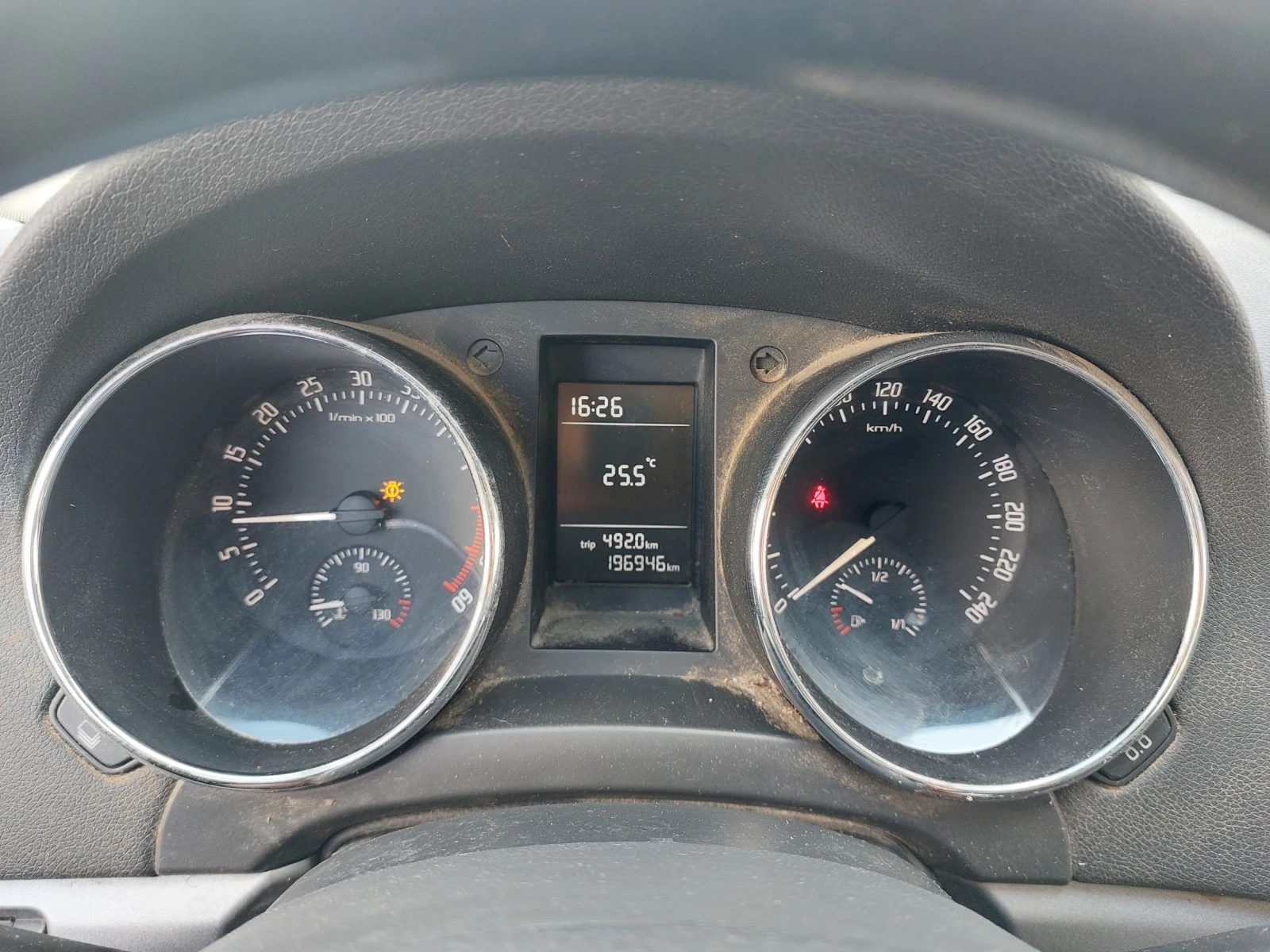 Skoda Yeti 2.0TDI 4X4, снимка 15 - Автомобили и джипове - 55902686
