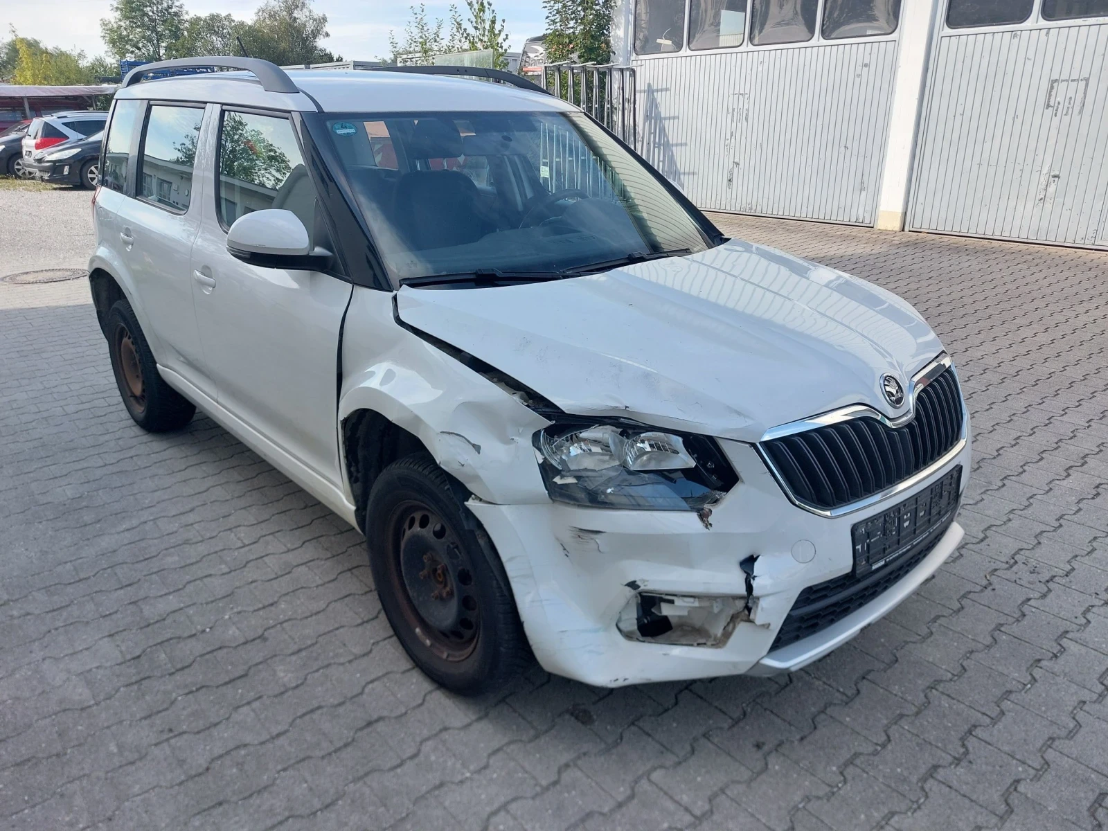 Skoda Yeti 2.0TDI 4X4, снимка 3 - Автомобили и джипове - 55902686