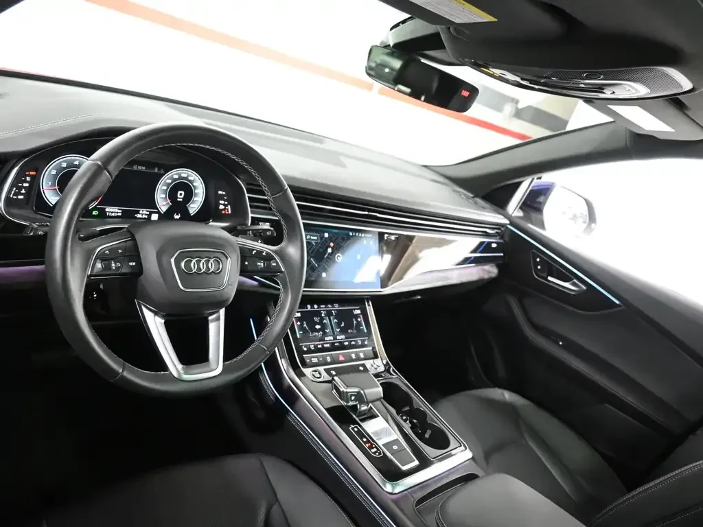 Audi Q8 S-LINE| 360| MATRIX| ПАНО| ОБДУХ| ДИСТРОНИК, снимка 10 - Автомобили и джипове - 56118375