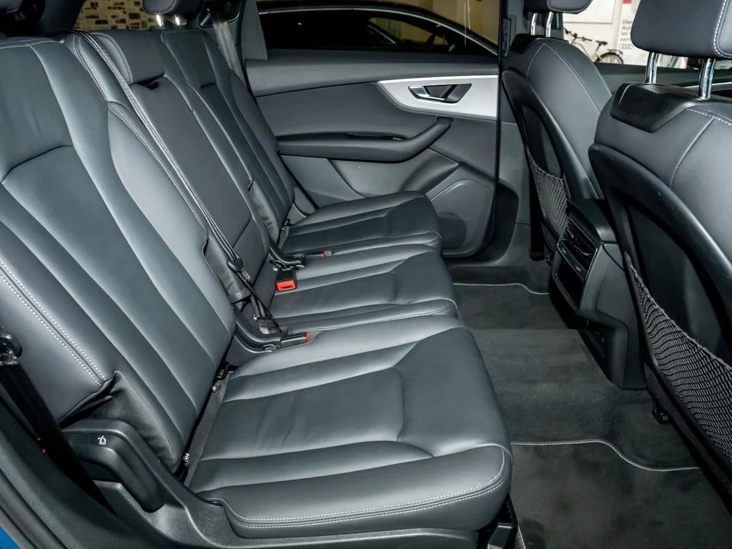 Audi Q7 55 TFSI/ S-LINE/ BLACK OPTIC/ MATRIX/ HUD/PANO/360, снимка 9 - Автомобили и джипове - 56137539