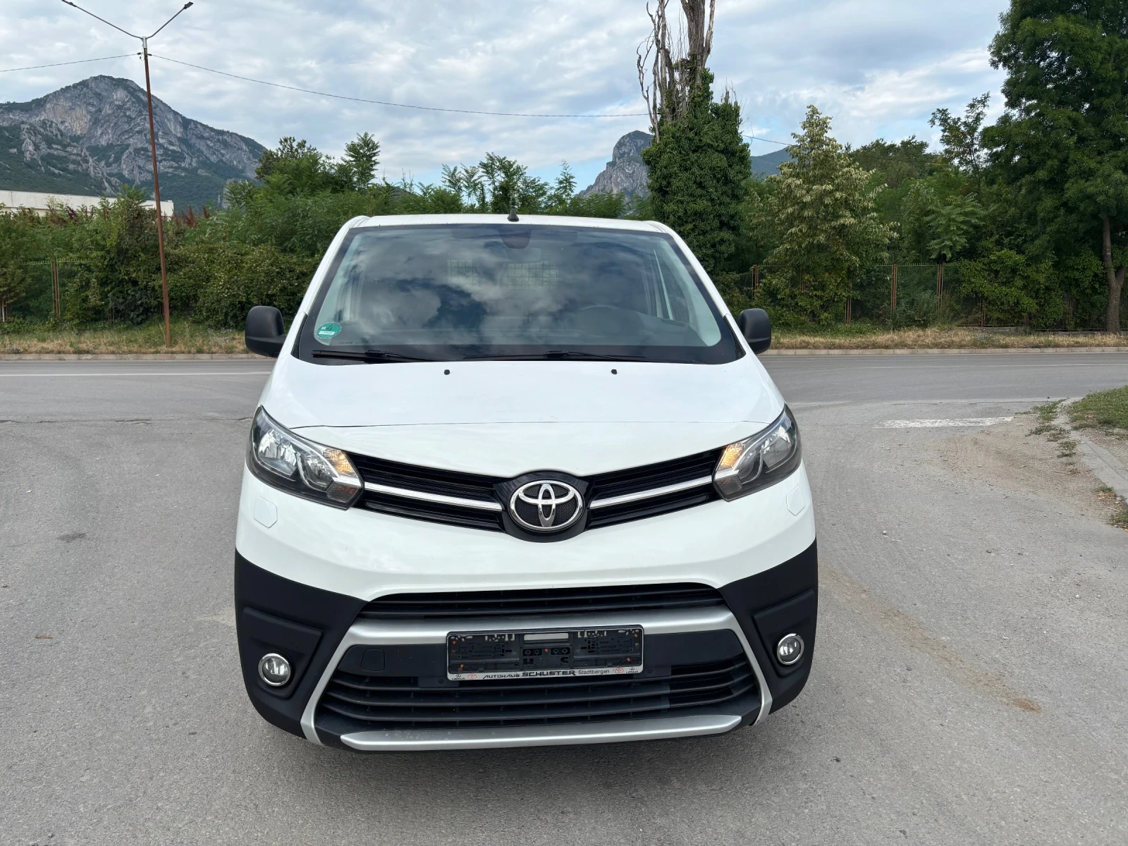 Toyota Proace 2.0D 122кс МАКСИ КАМЕРА НАВИ ЕВРО 6, снимка 2 - Бусове и автобуси - 55377365
