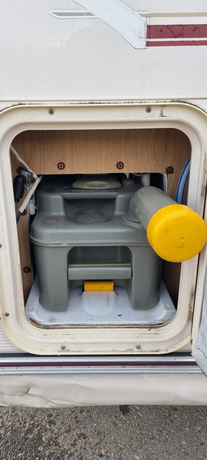 Каравана Sterckeman 5m, снимка 17 - Каравани и кемпери - 53492923