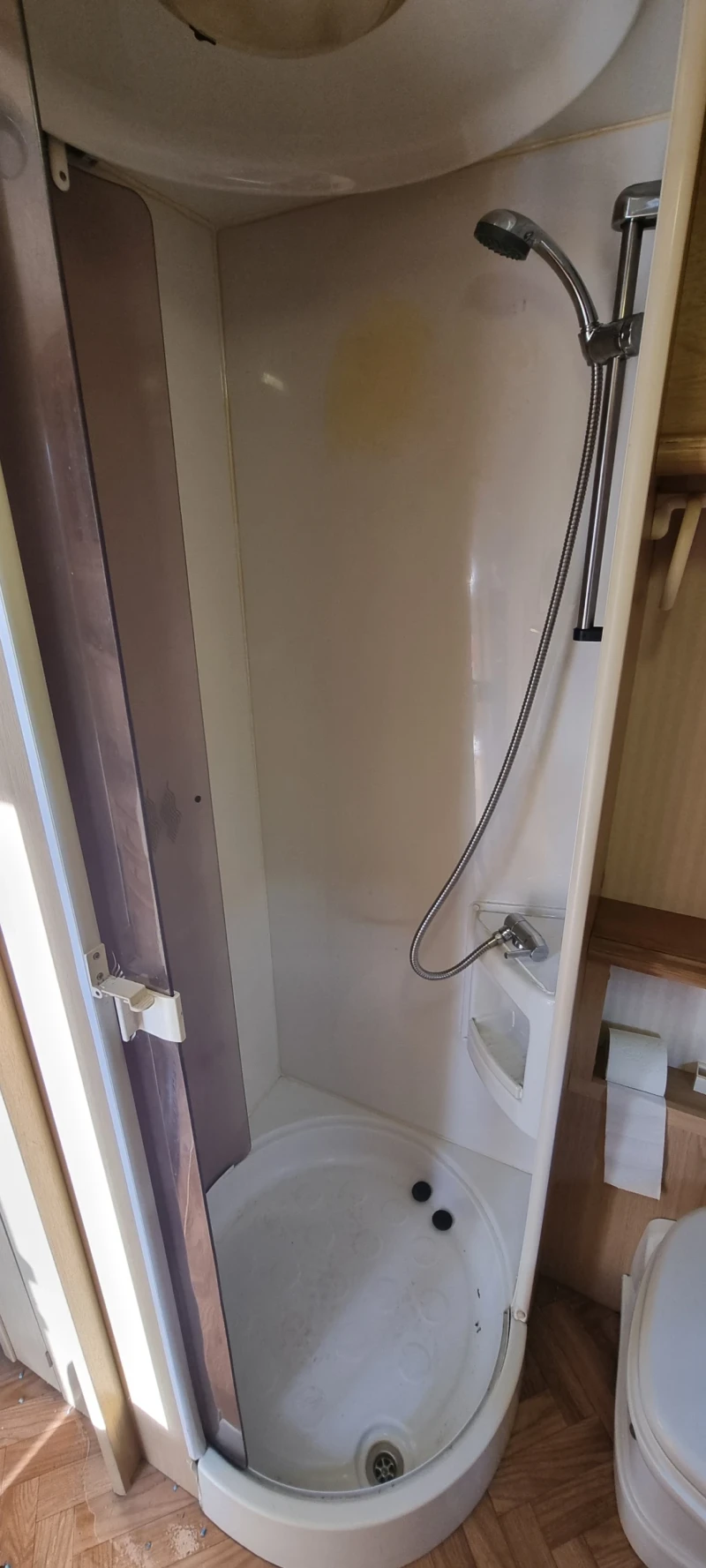 Каравана Sterckeman 5m, снимка 8 - Каравани и кемпери - 53492923