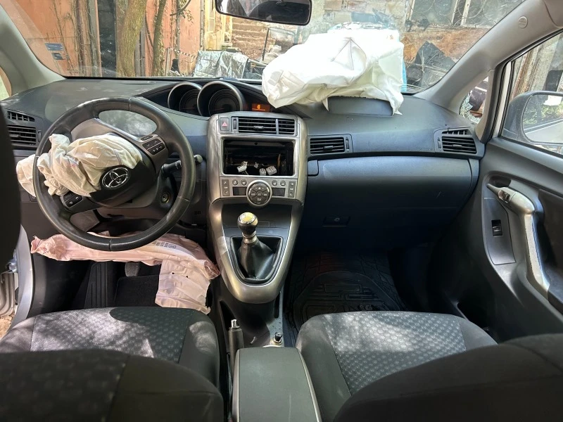 Toyota Verso 2.0 d4d НА ЧАСТИ, снимка 9 - Автомобили и джипове - 45332771