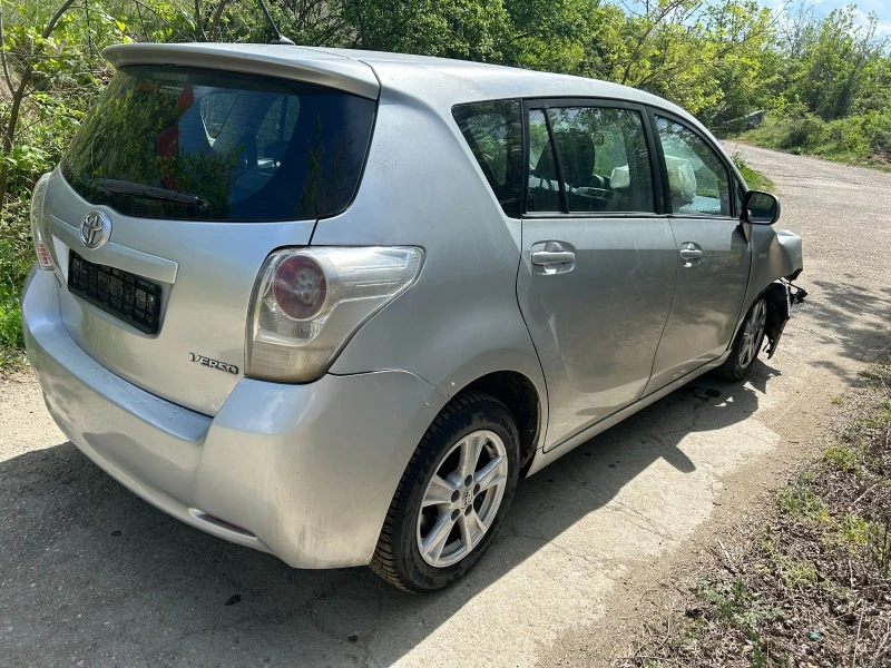 Toyota Verso 2.0 d4d НА ЧАСТИ, снимка 3 - Автомобили и джипове - 45332771